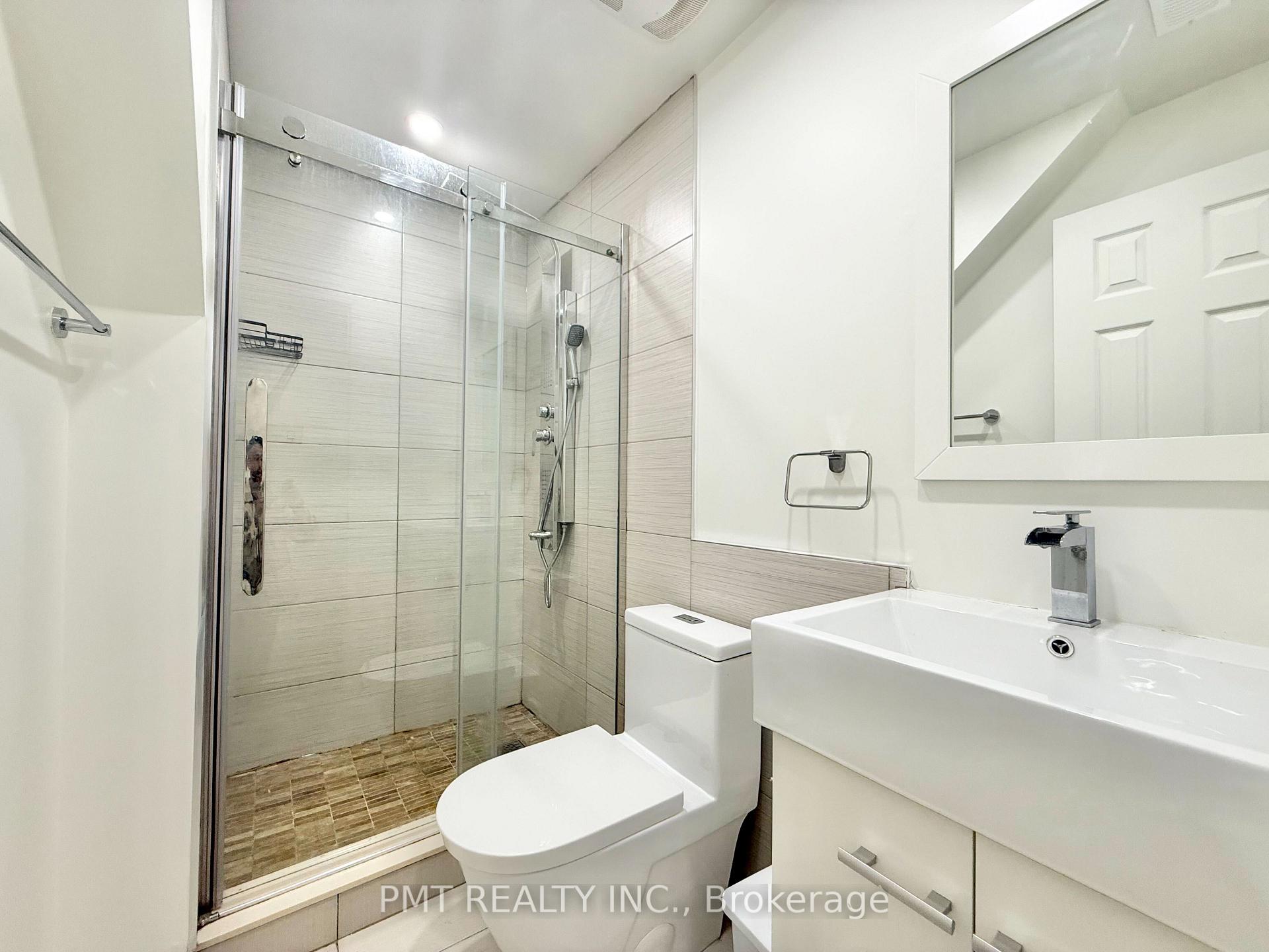 Photo 8 of Unit Main, 8 Rusholme Park Crescent, Toronto, Little Portugal — HOMEH