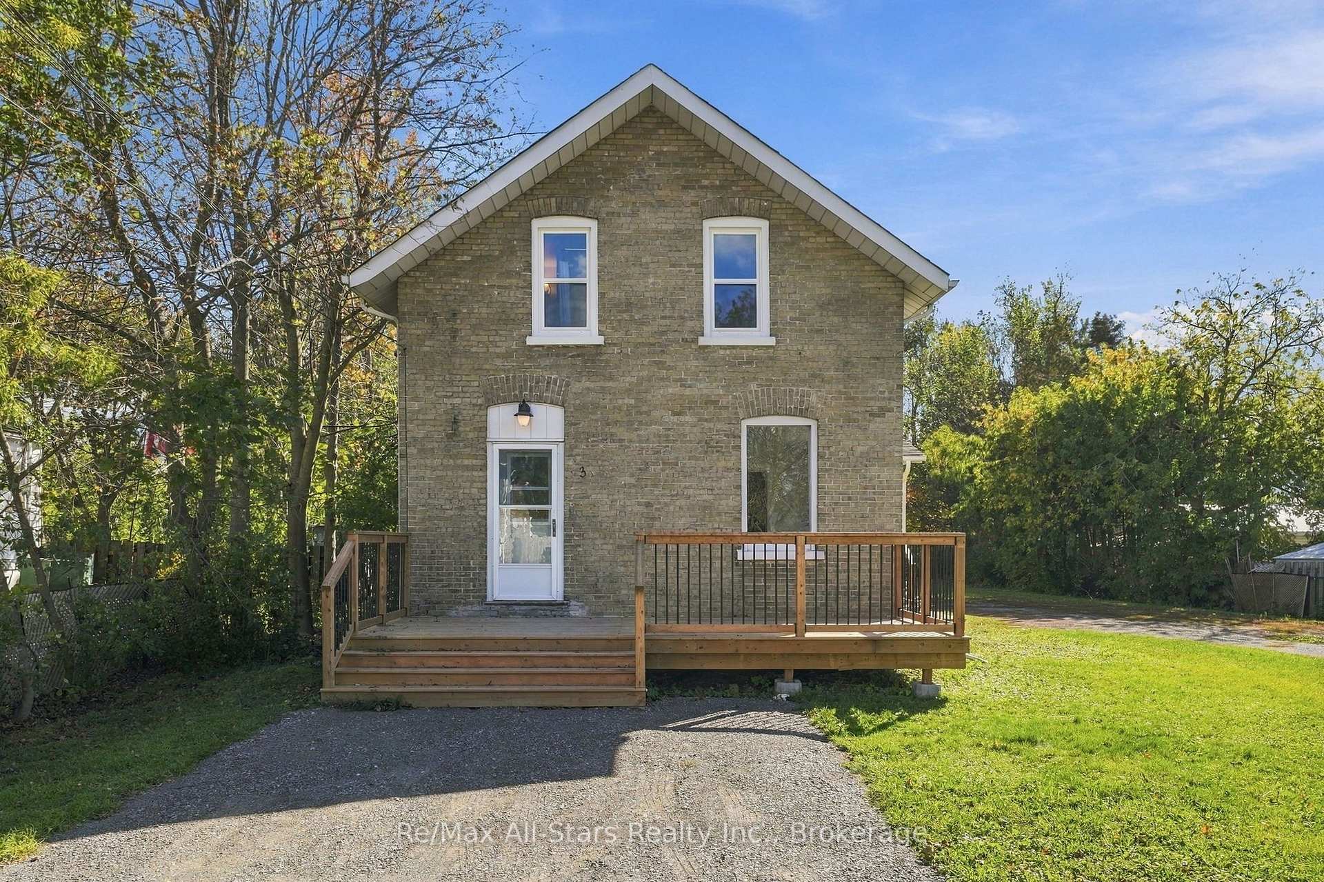 Photo 4 of 3 Bertie Street, Kawartha Lakes, Lindsay — HOMEH