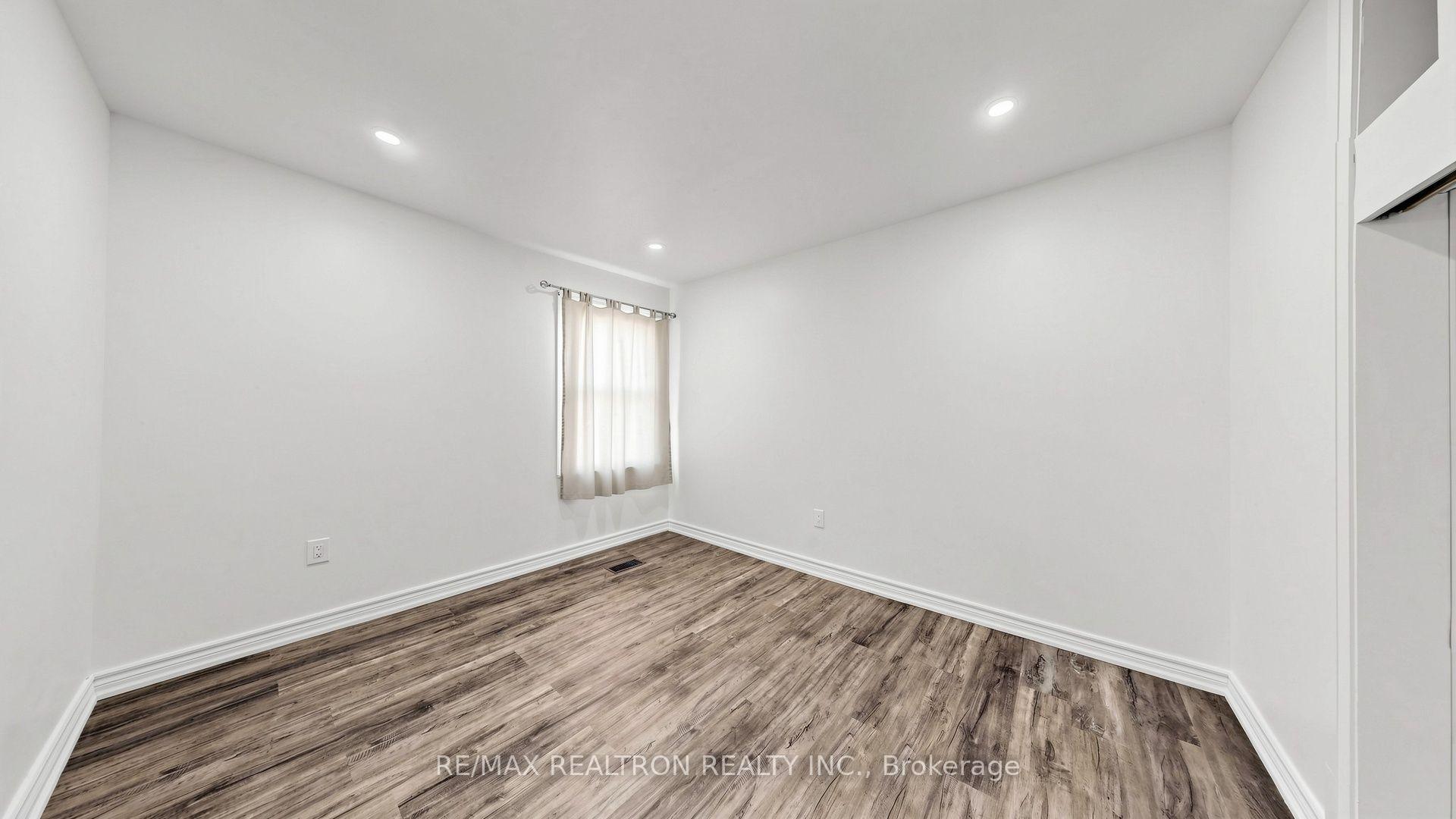 Photo 10 of 31 Isabella Street, Parry Sound — HOMEH