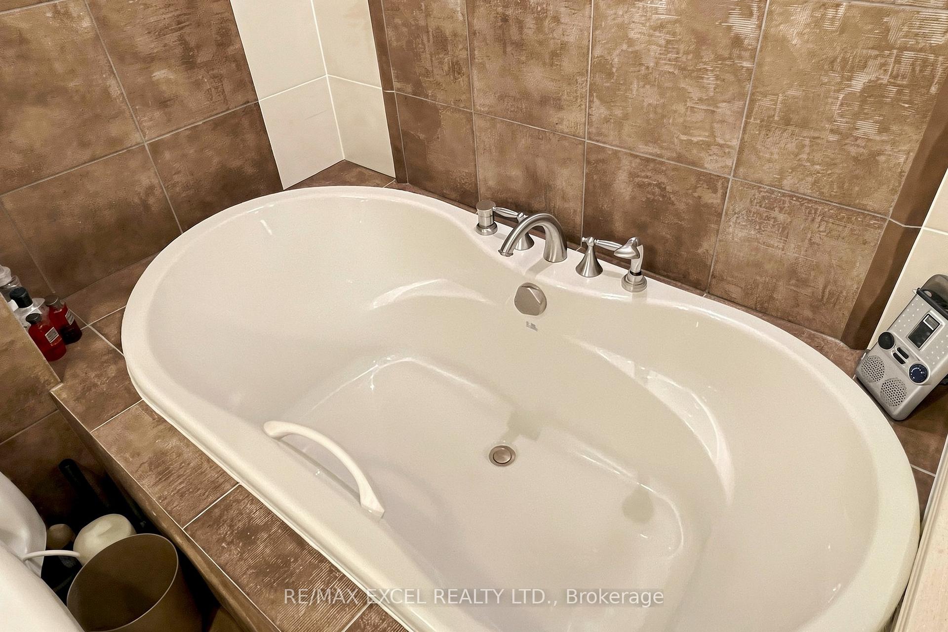 Photo 26 of Unit 55, 65 Quail Valley Lane, Markham, German Mills — HOMEH