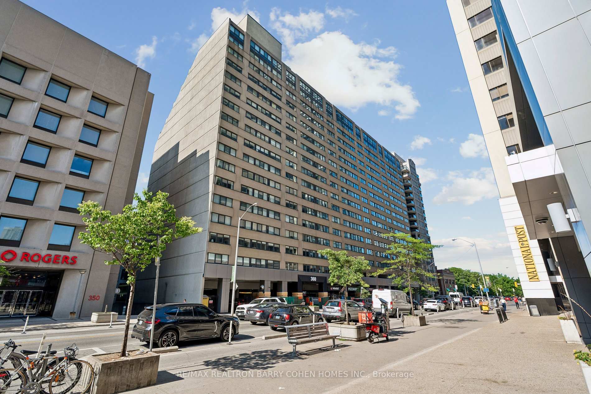 Photo of Unit 301, 360 Bloor Street E
