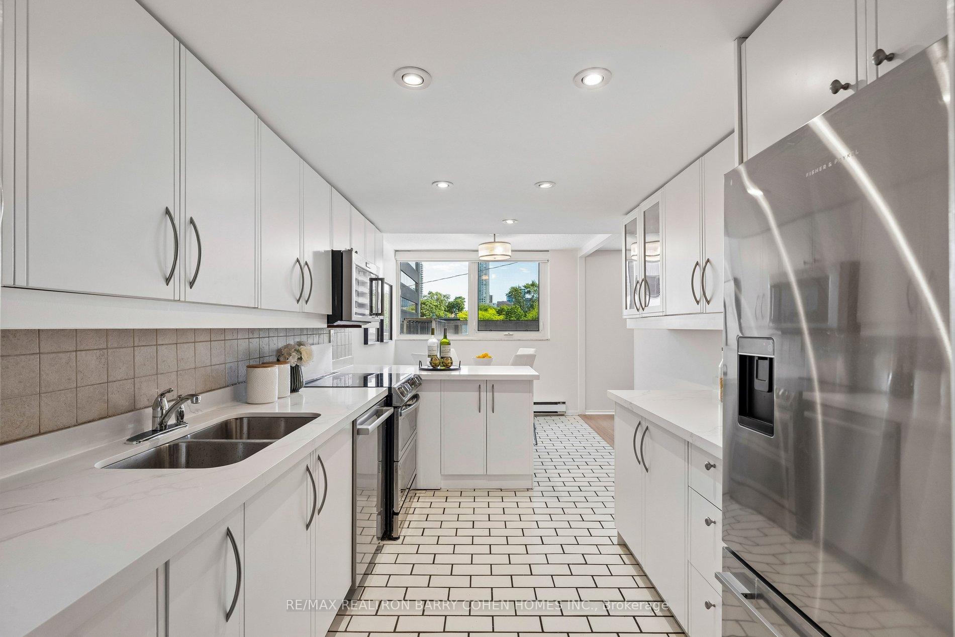 Photo 18 of Unit 301, 360 Bloor Street E, Toronto, Rosedale-Moore Park — HOMEH