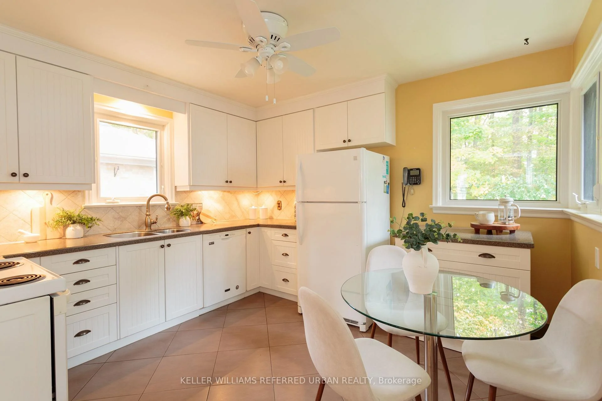 Photo 16 of 71 Agincourt Drive, Scarborough, Agincourt South-Malvern West — HOMEH