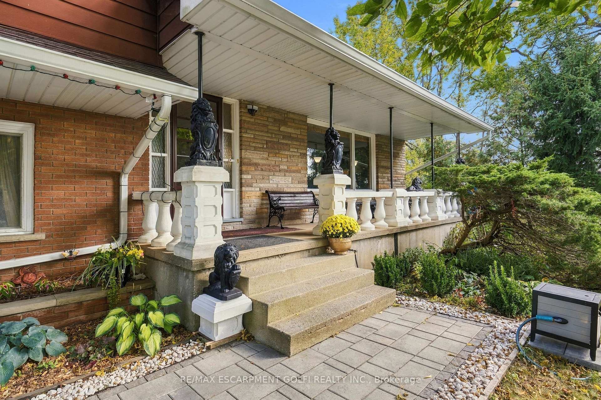 Photo 3 of 612 Doan's Ridge Road, Welland, Cooks Mills — HOMEH