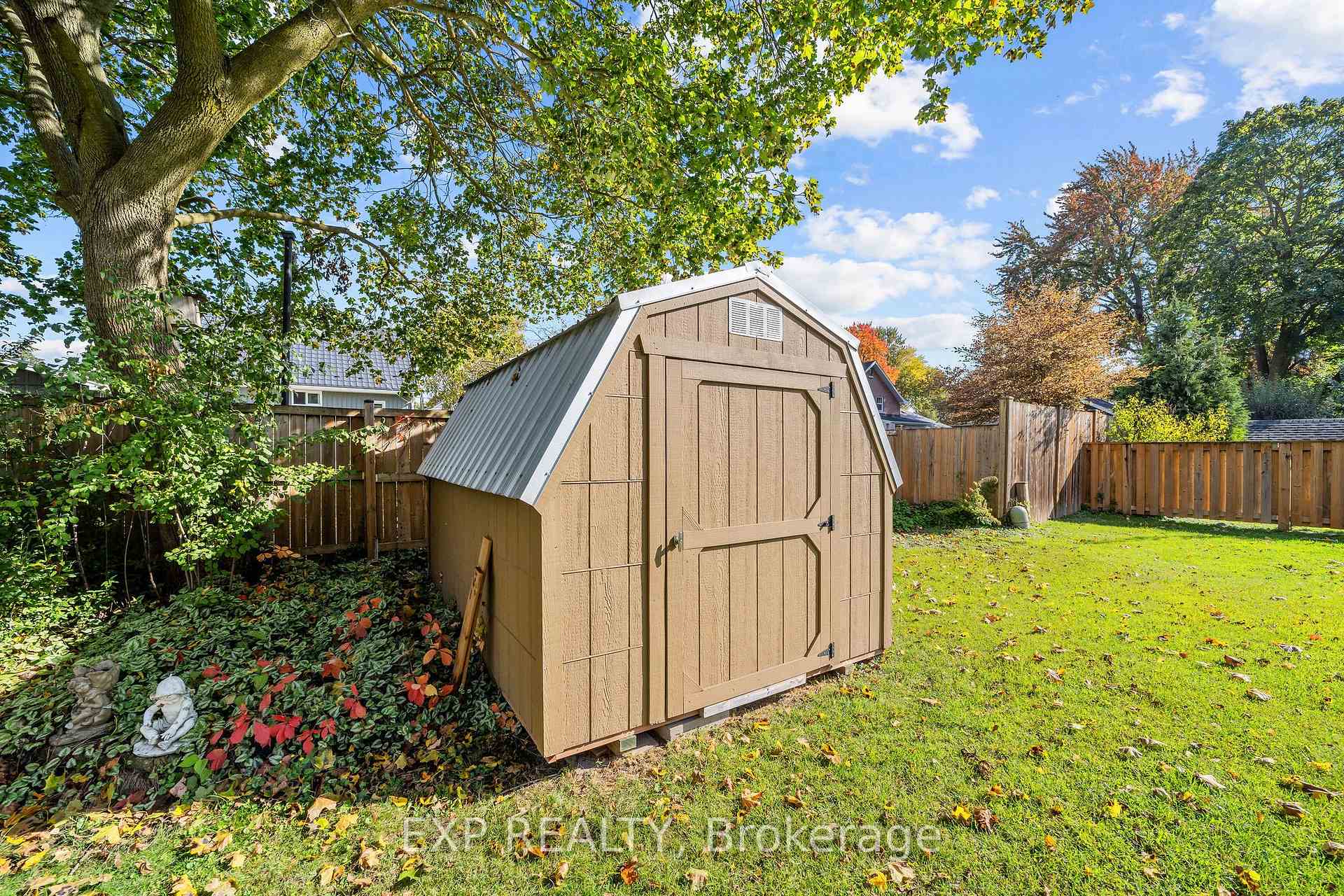 Photo 8 of 264 Douglas Street, Stratford — HOMEH