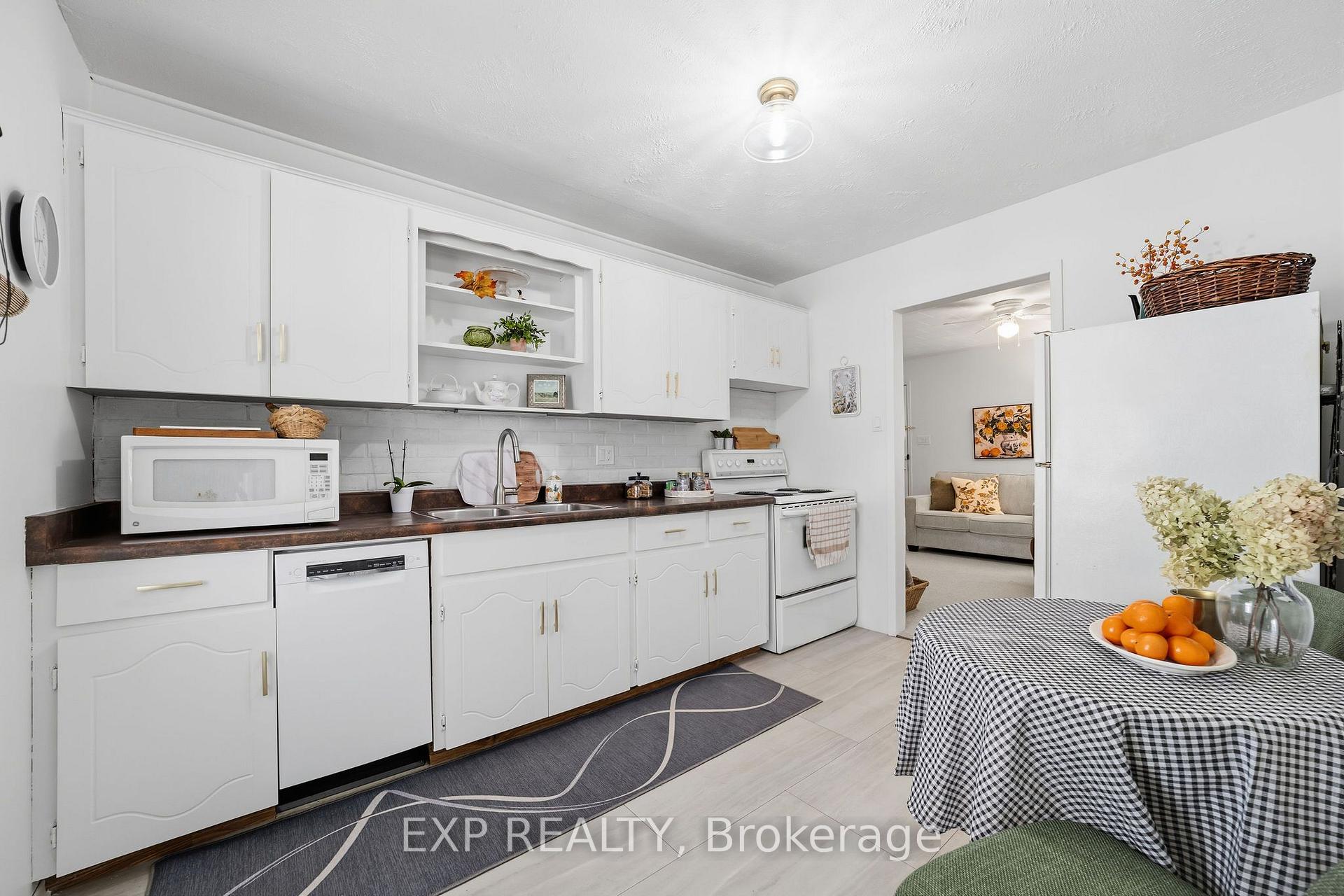 Photo 19 of 264 Douglas Street, Stratford — HOMEH