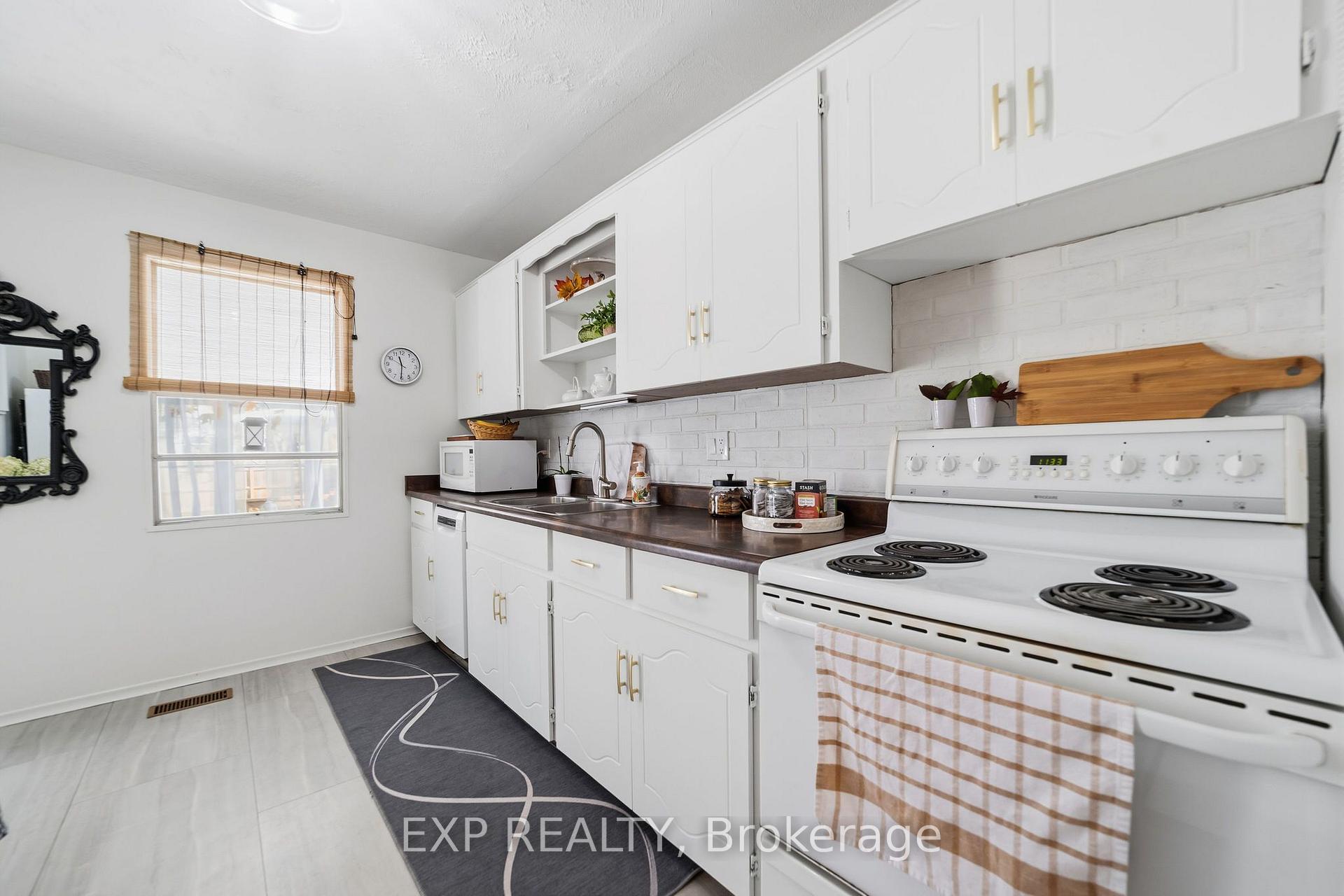 Photo 20 of 264 Douglas Street, Stratford — HOMEH