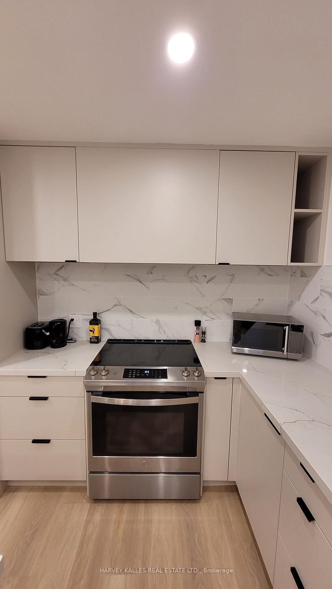 Photo 12 of Unit Lower, 66 Argyle Street, Toronto, Trinity-Bellwoods — HOMEH