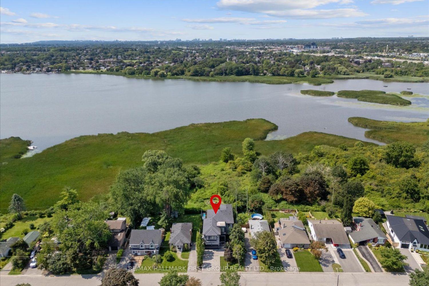 Photo 4 of 830 Fairview Avenue, Pickering, Bay Ridges — HOMEH