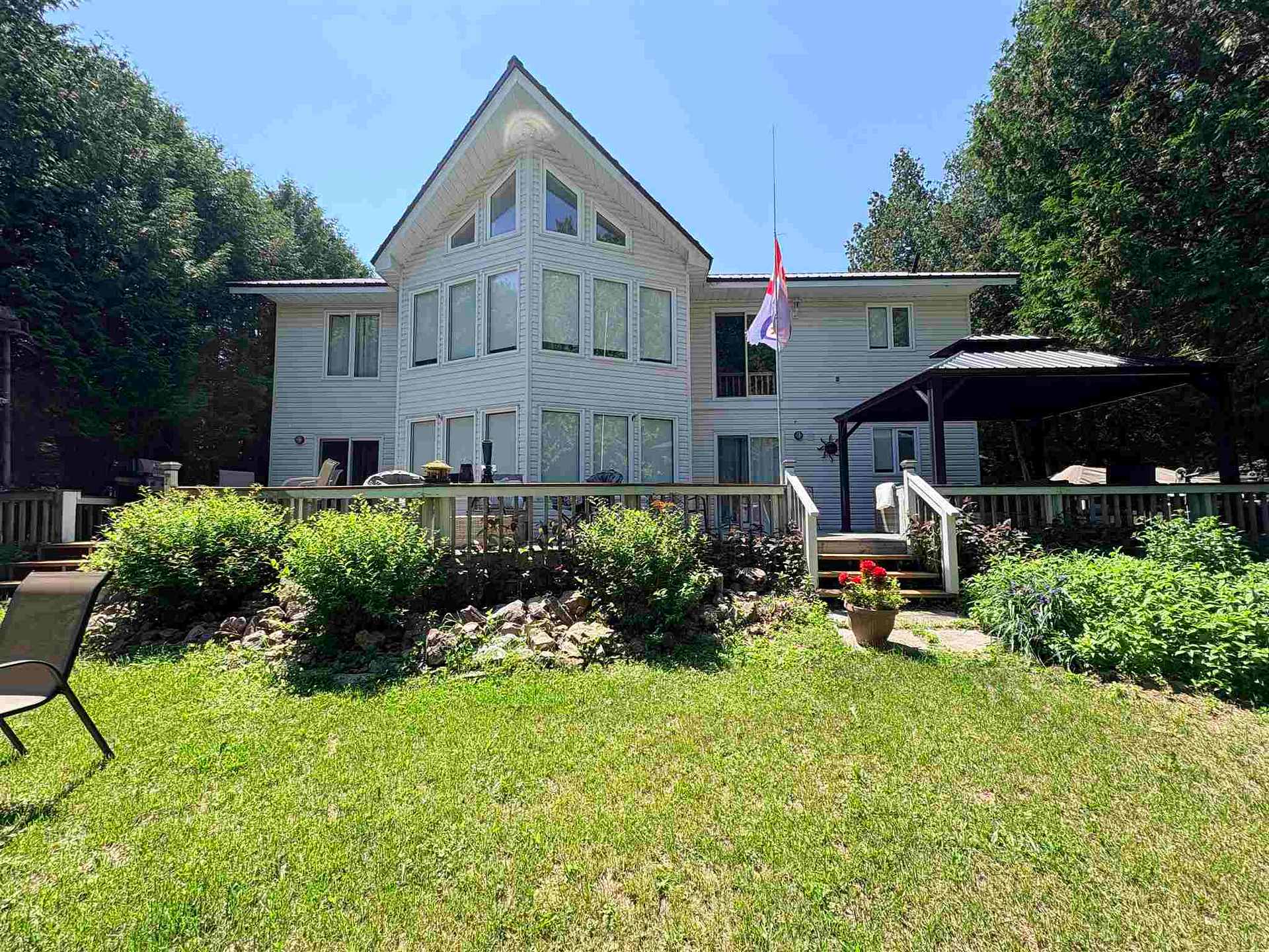 Photo 3 of 3882 Hamilton Drive, Hilton — HOMEH