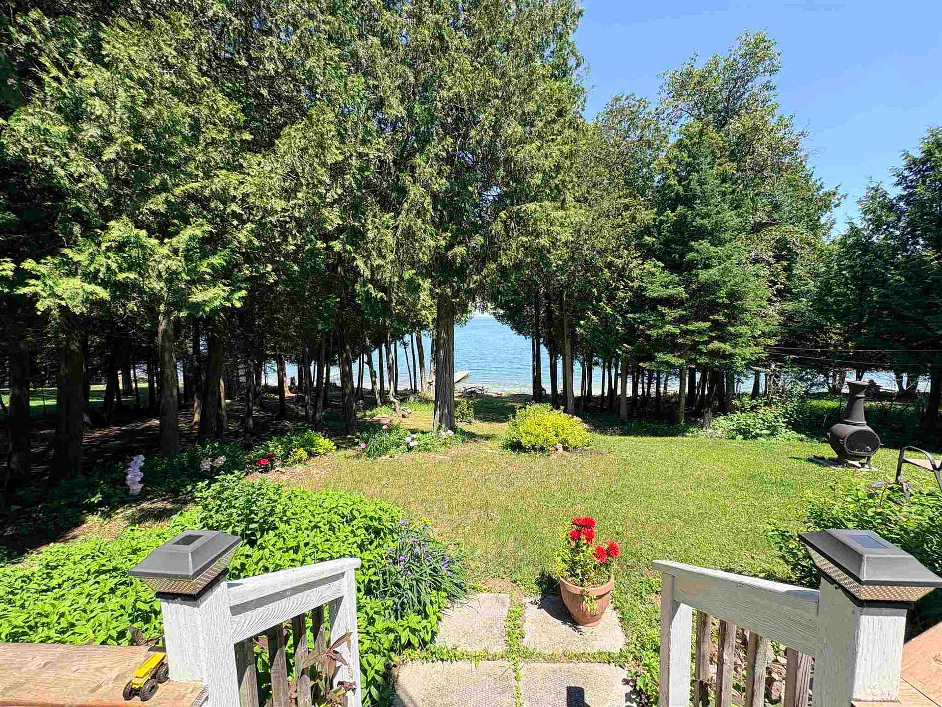 Photo 9 of 3882 Hamilton Drive, Hilton — HOMEH
