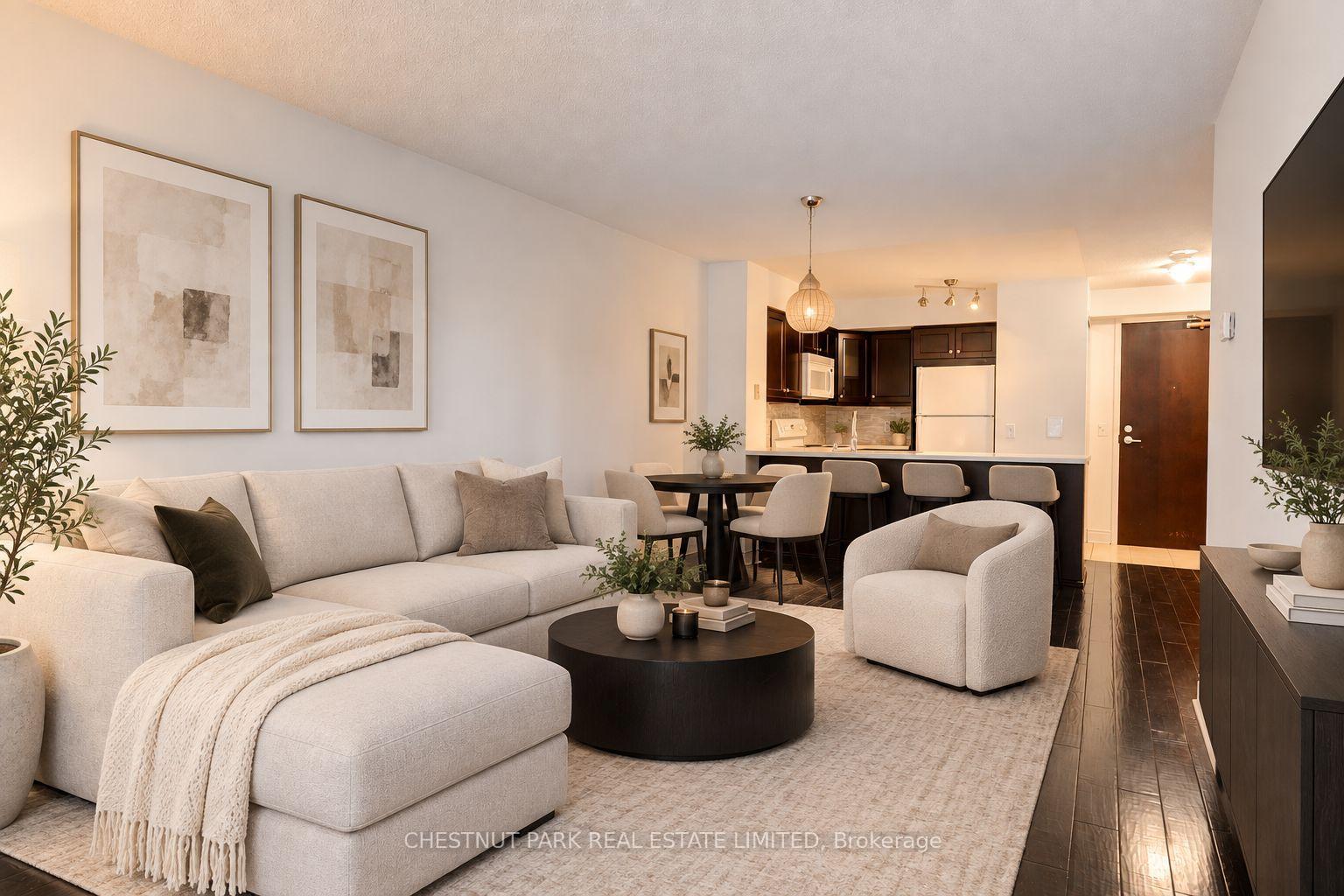 Photo 4 of Unit 1008, 30 Grand Trunk Crescent, Toronto, Waterfront Communities — HOMEH