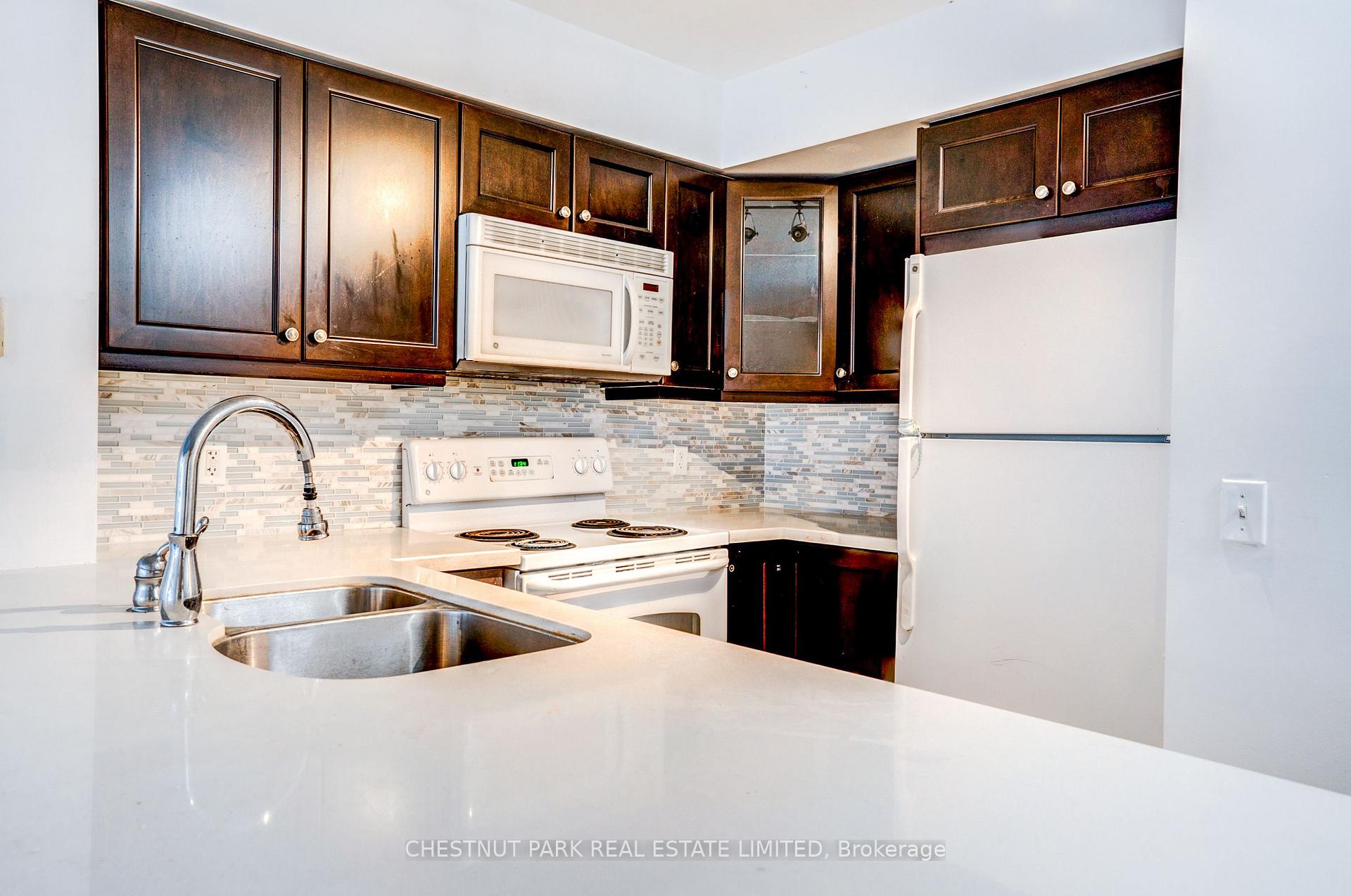 Photo 9 of Unit 1008, 30 Grand Trunk Crescent, Toronto, Waterfront Communities — HOMEH