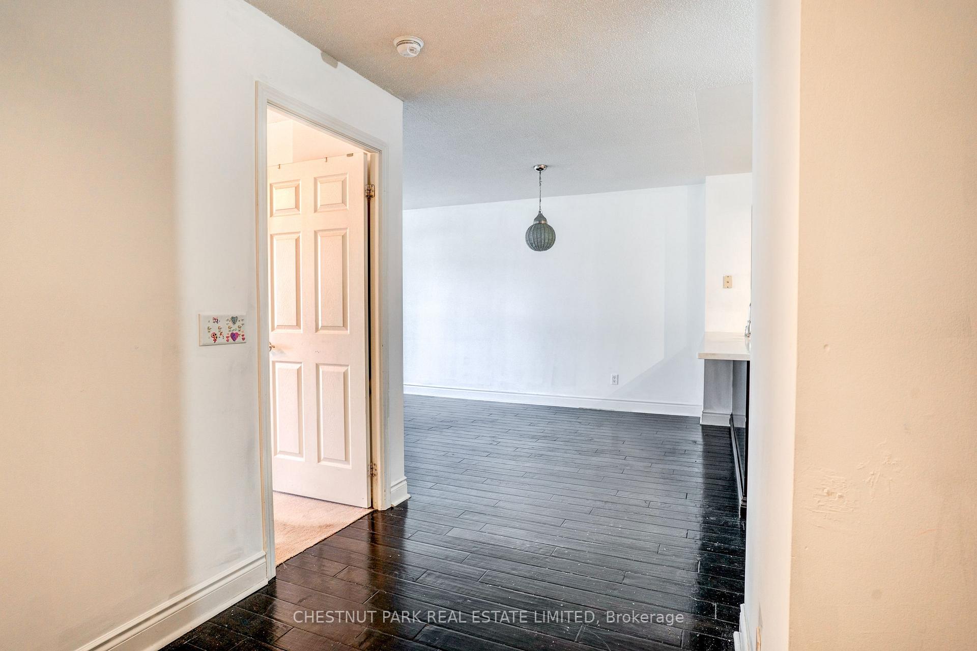Photo 15 of Unit 1008, 30 Grand Trunk Crescent, Toronto, Waterfront Communities — HOMEH