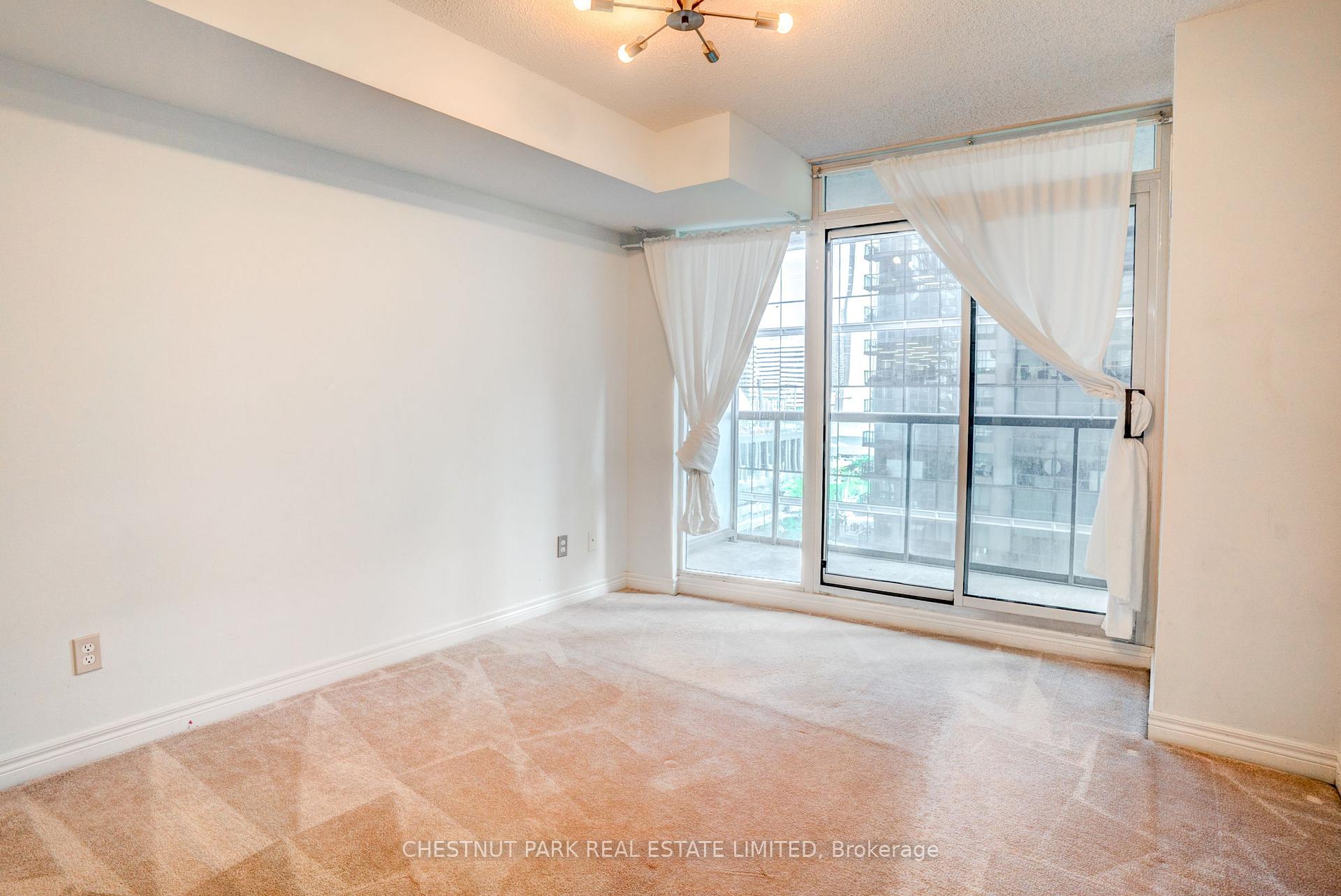 Photo 17 of Unit 1008, 30 Grand Trunk Crescent, Toronto, Waterfront Communities — HOMEH