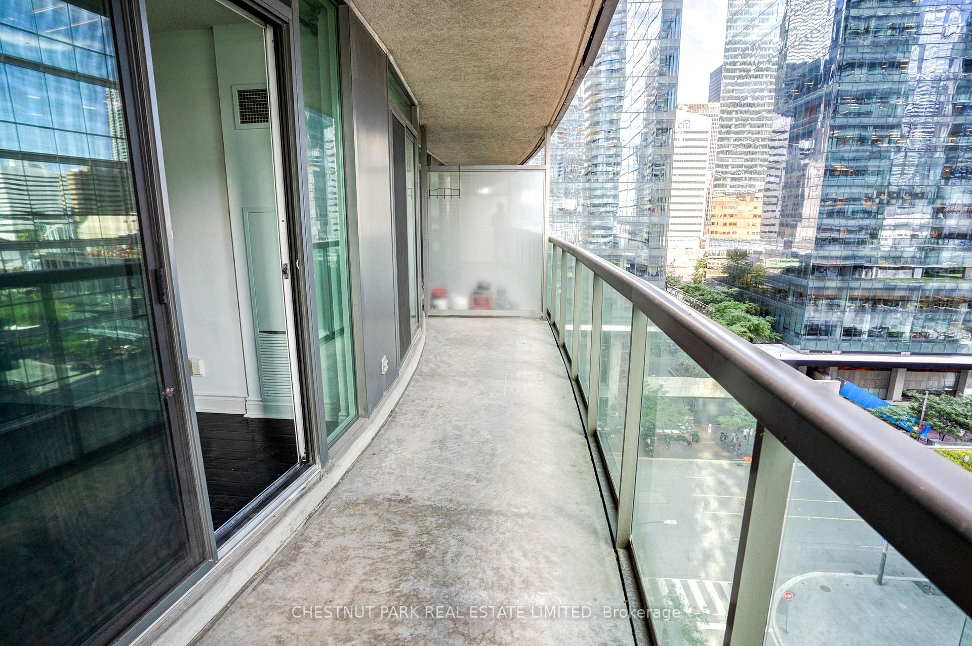 Photo 24 of Unit 1008, 30 Grand Trunk Crescent, Toronto, Waterfront Communities — HOMEH