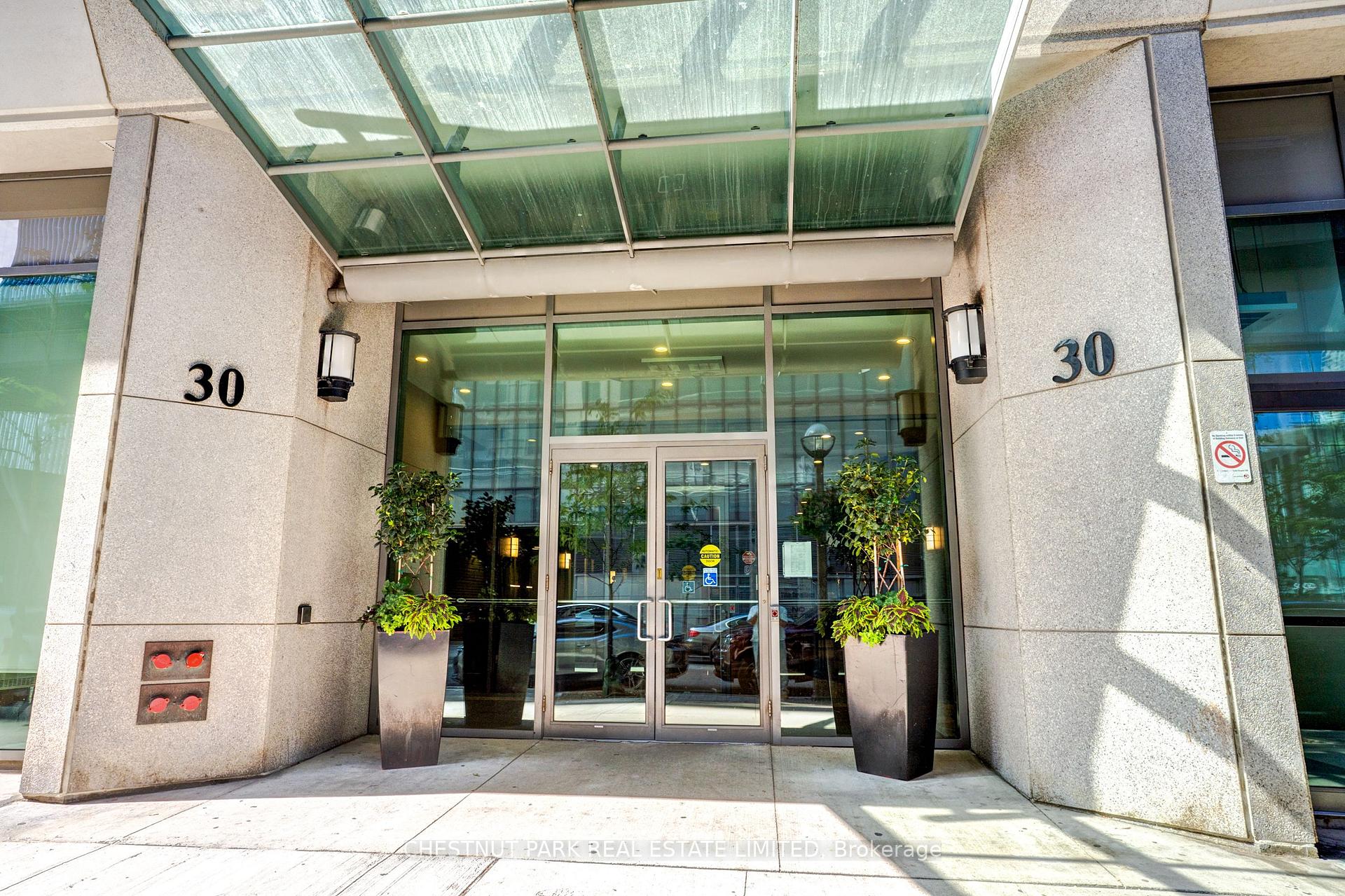 Photo 36 of Unit 1008, 30 Grand Trunk Crescent, Toronto, Waterfront Communities — HOMEH