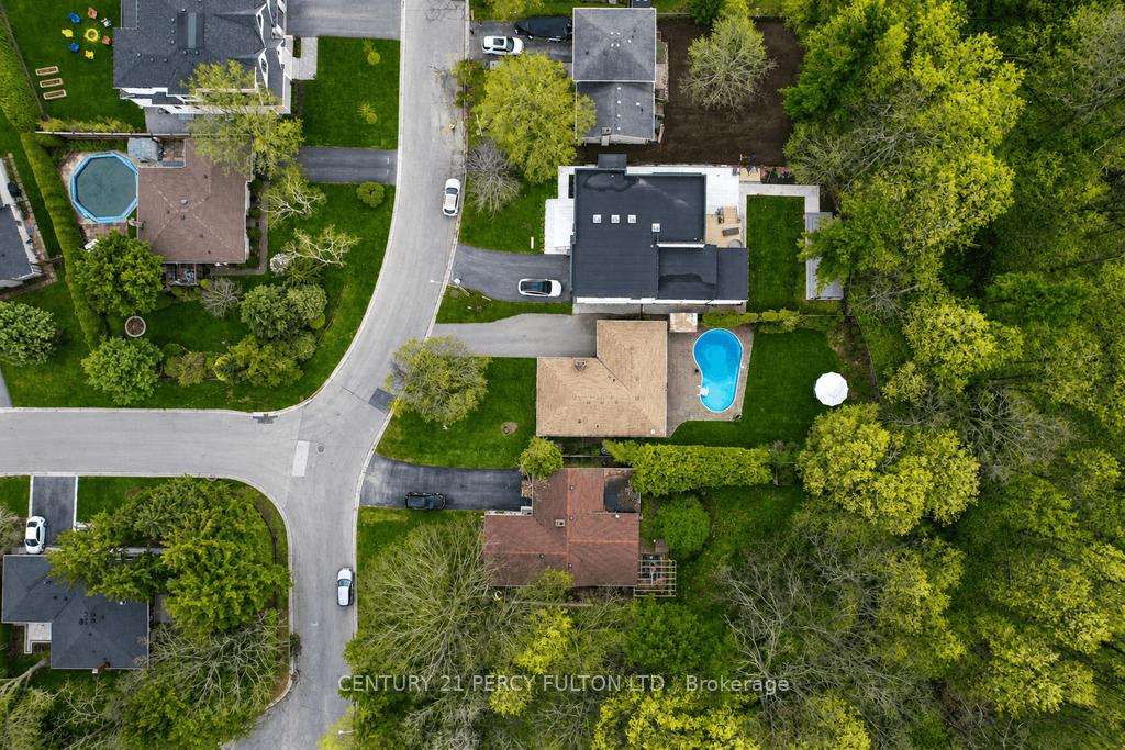 Photo 13 of 1386 Forest Glade Road, Oakville, Falgarwood — HOMEH