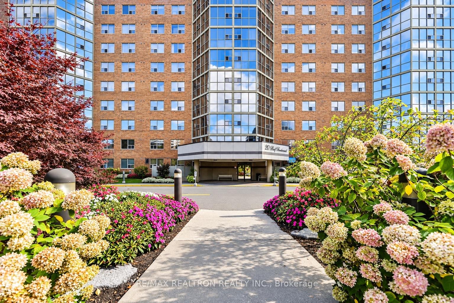 Photo 2 of Unit 804, 20 Baif Boulevard, Richmond Hill, North Richvale — HOMEH