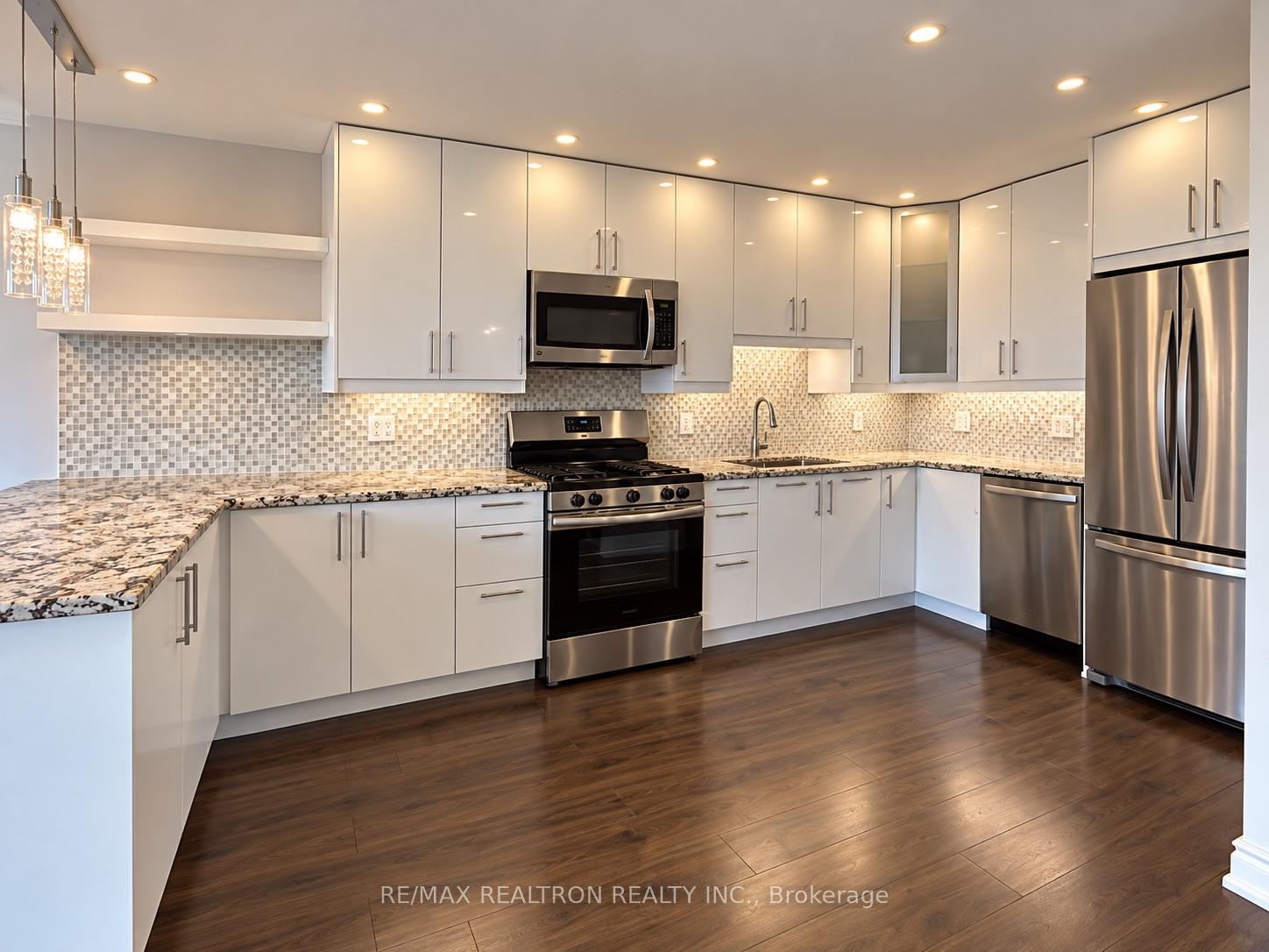 Photo 4 of Unit 804, 20 Baif Boulevard, Richmond Hill, North Richvale — HOMEH