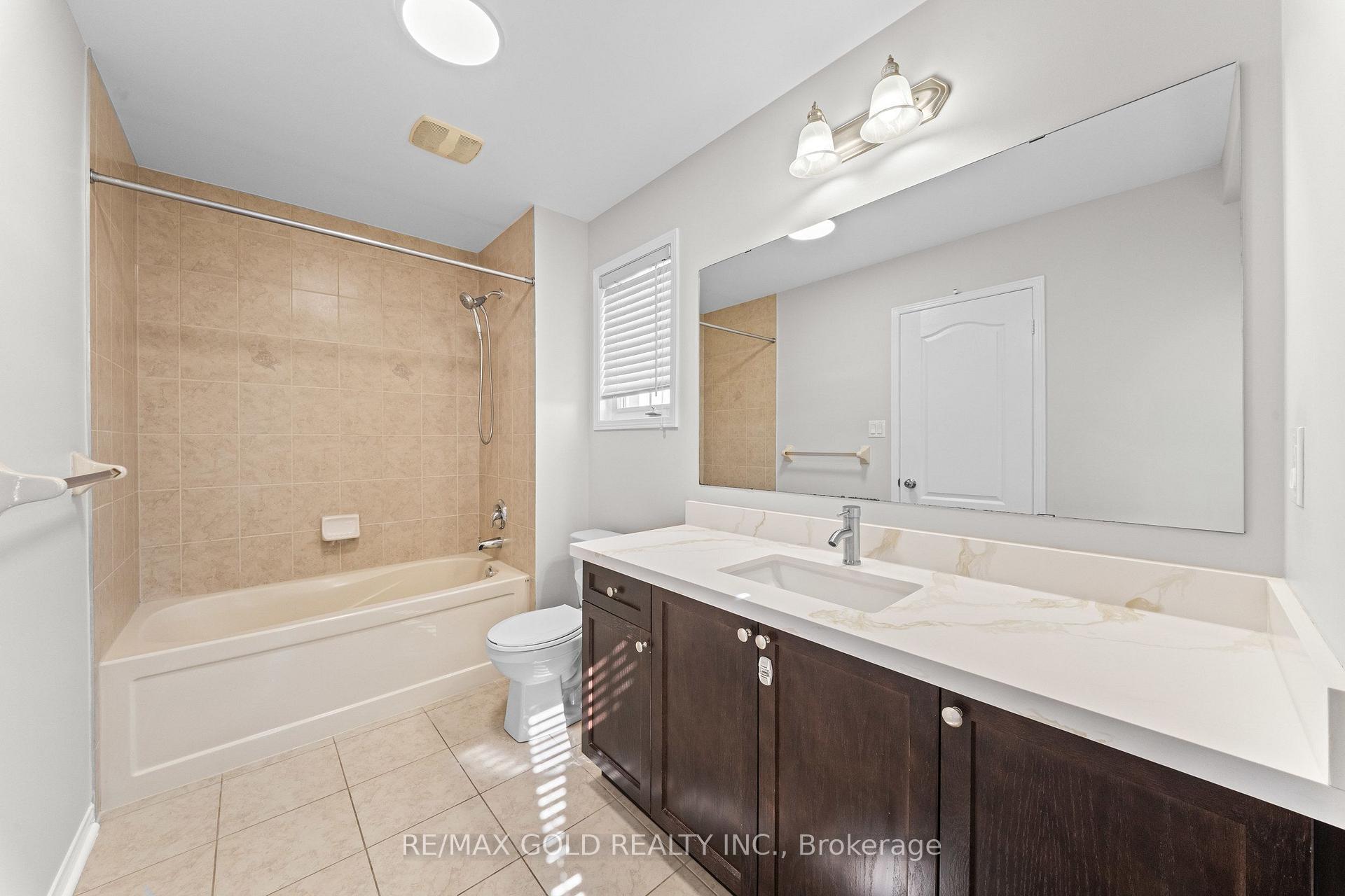 Photo 16 of 2 Bellchase Trail, Brampton, Bram East — HOMEH
