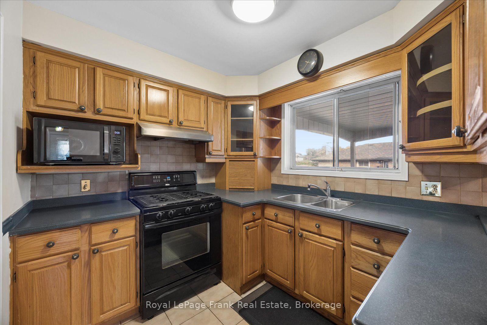 Photo 10 of 10 Sunicrest Boulevard, Clarington, Bowmanville — HOMEH