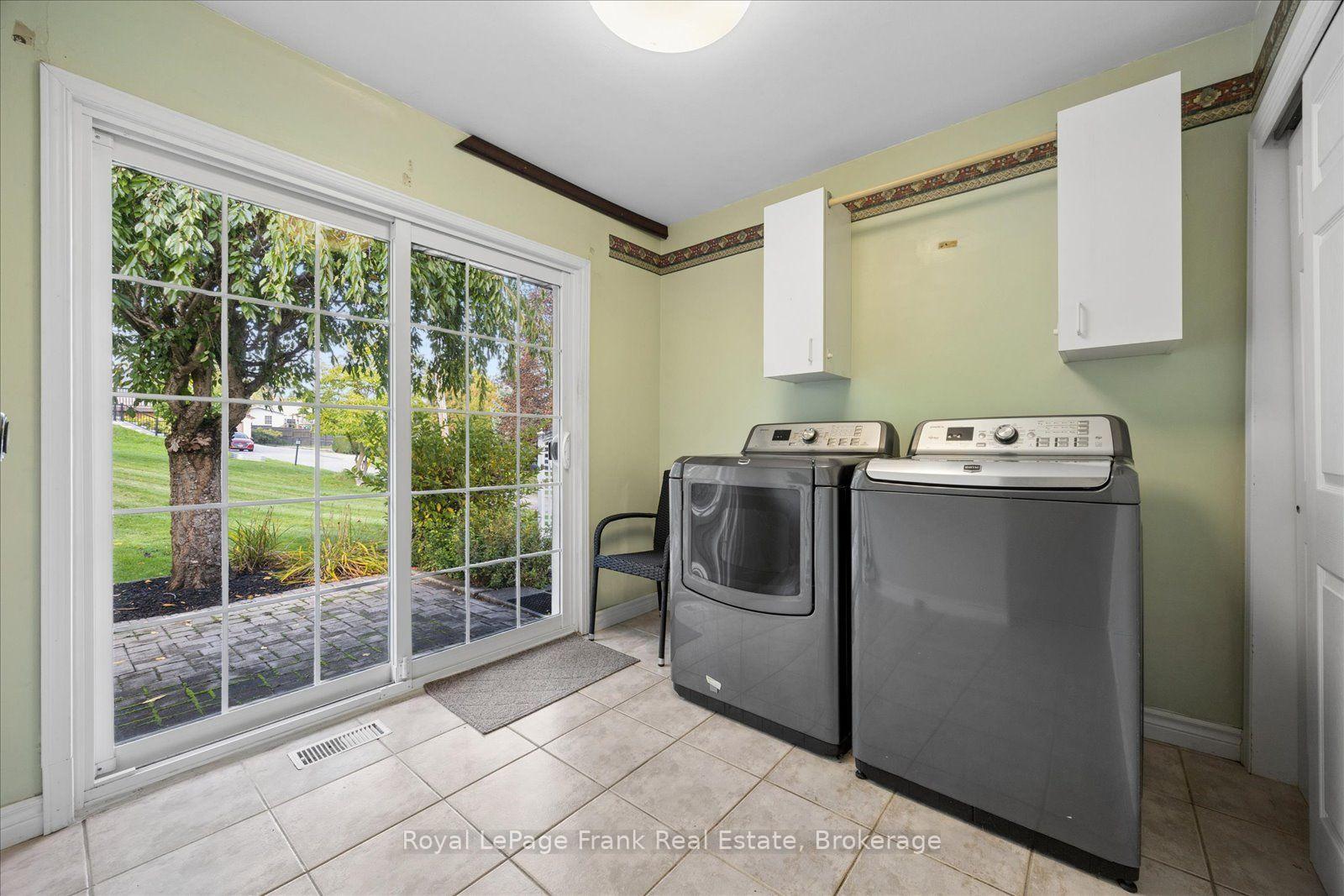 Photo 15 of 10 Sunicrest Boulevard, Clarington, Bowmanville — HOMEH