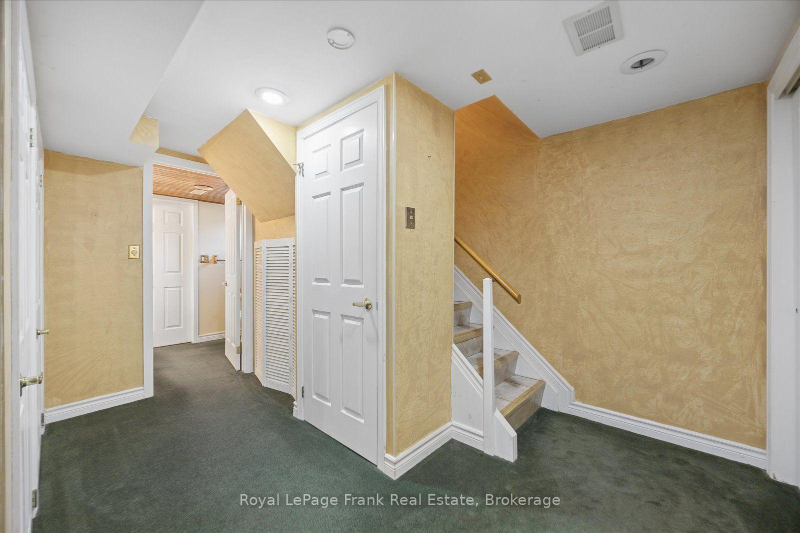 Photo 17 of 10 Sunicrest Boulevard, Clarington, Bowmanville — HOMEH
