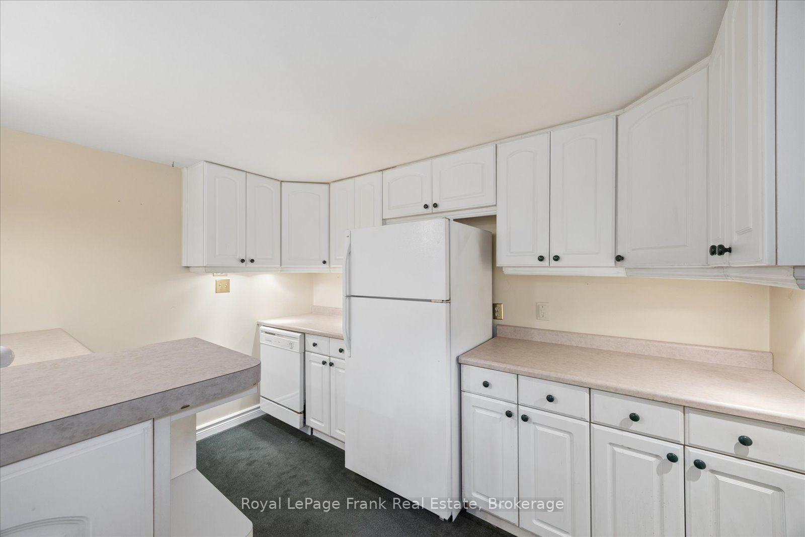 Photo 21 of 10 Sunicrest Boulevard, Clarington, Bowmanville — HOMEH