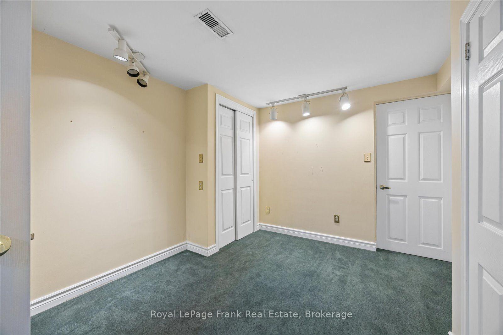 Photo 23 of 10 Sunicrest Boulevard, Clarington, Bowmanville — HOMEH