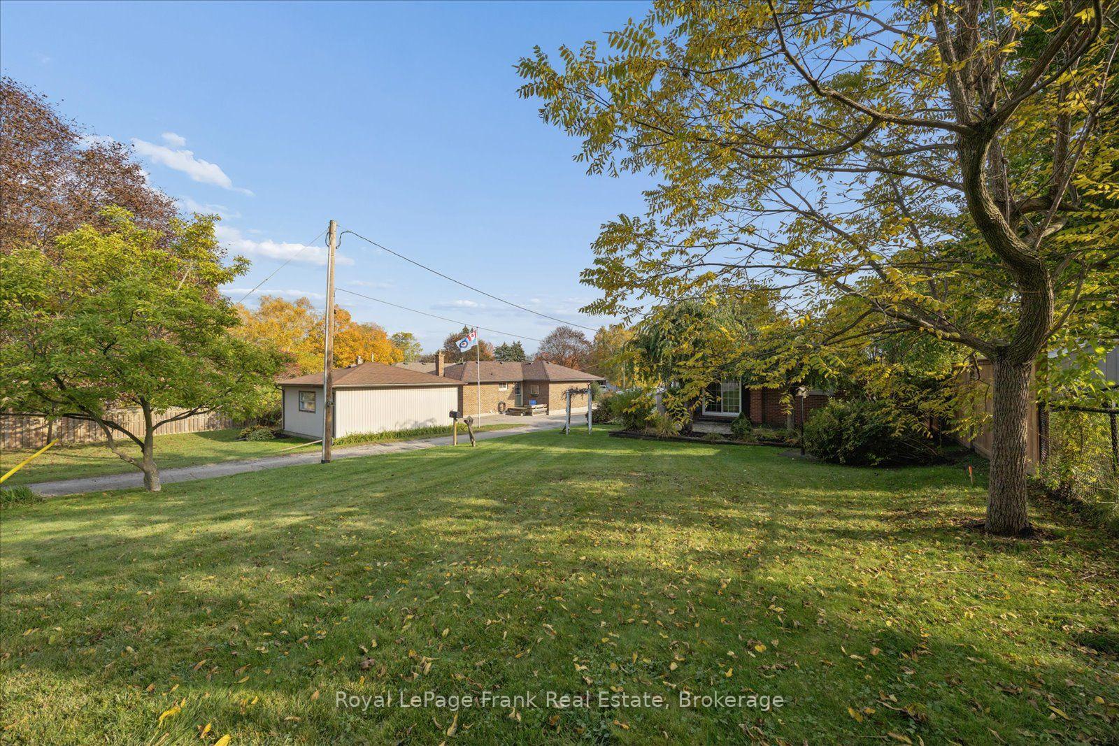 Photo 30 of 10 Sunicrest Boulevard, Clarington, Bowmanville — HOMEH