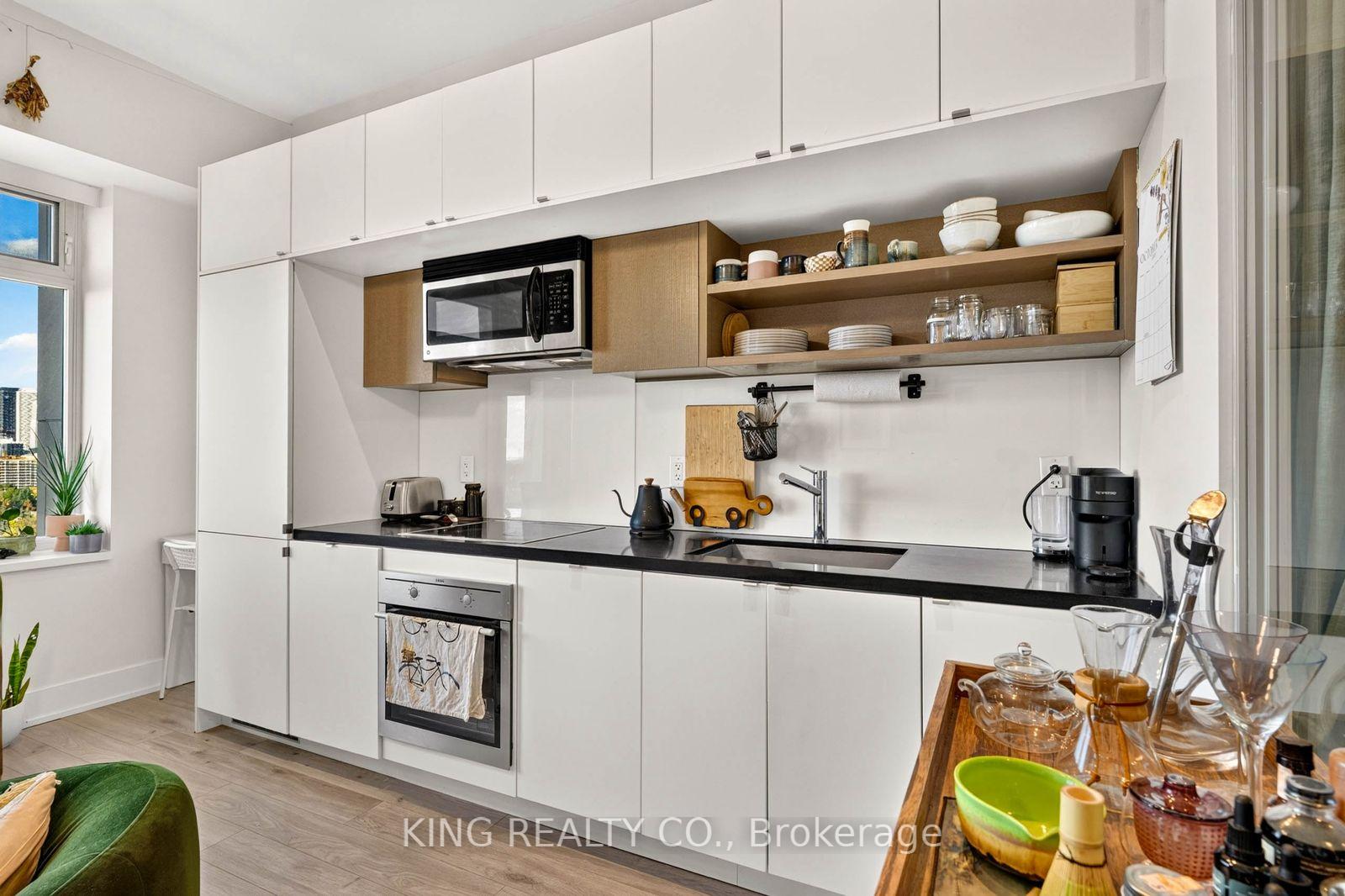 Photo 7 of Unit 1626, 111 St Clair Avenue W, Toronto, Yonge-St. Clair — HOMEH
