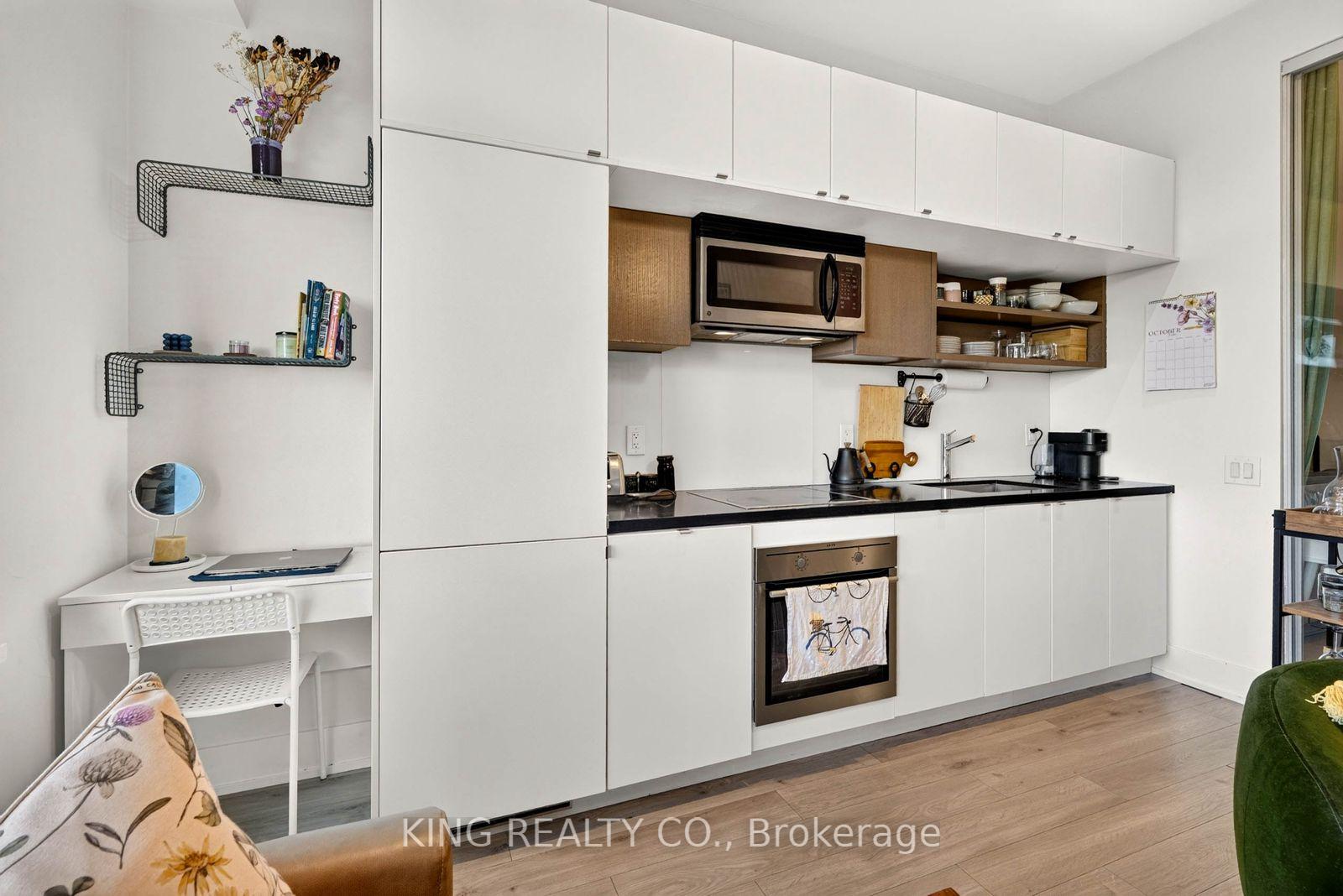 Photo 8 of Unit 1626, 111 St Clair Avenue W, Toronto, Yonge-St. Clair — HOMEH