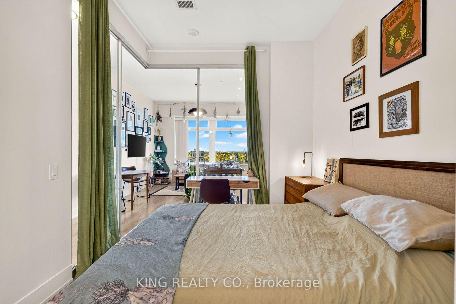 Photo 10 of Unit 1626, 111 St Clair Avenue W, Toronto, Yonge-St. Clair — HOMEH