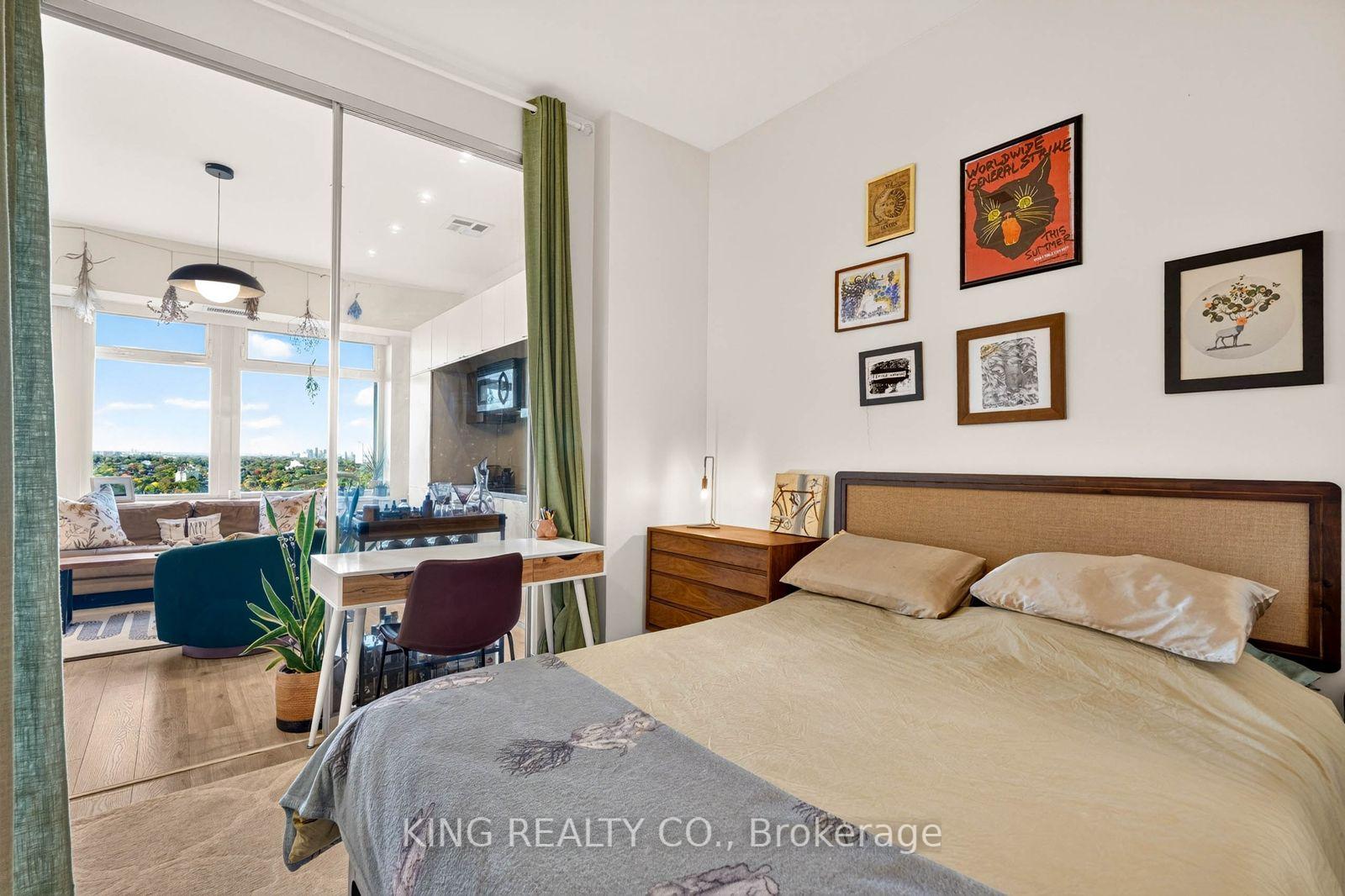 Photo 11 of Unit 1626, 111 St Clair Avenue W, Toronto, Yonge-St. Clair — HOMEH