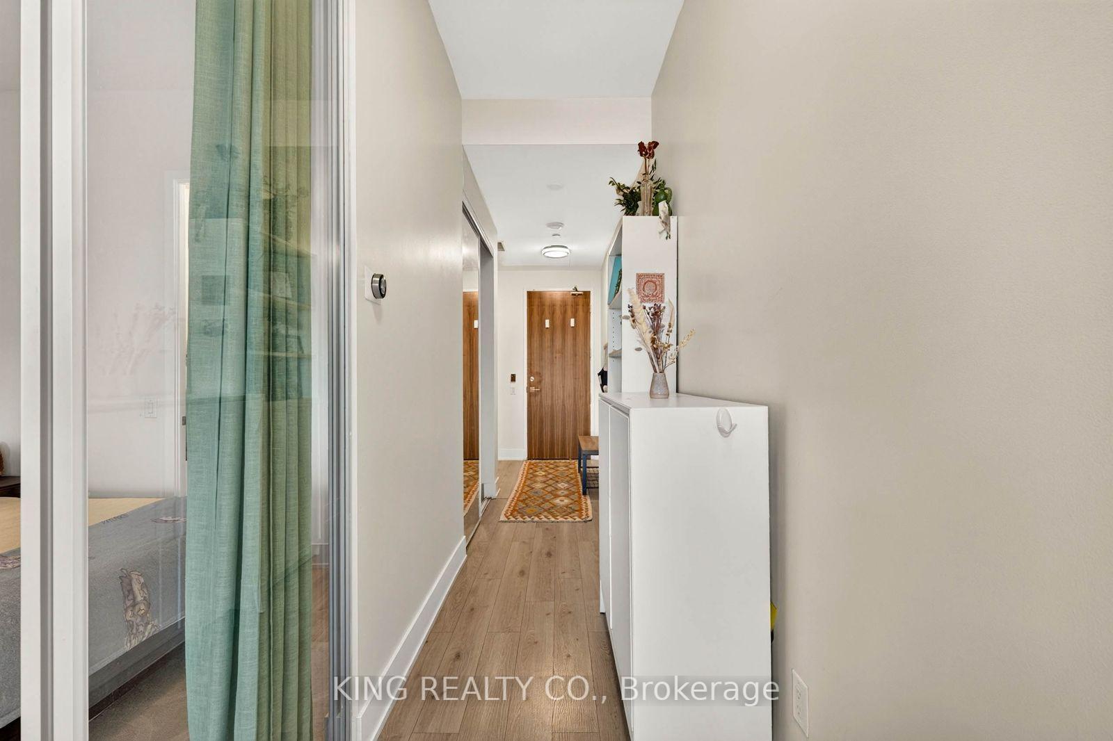 Photo 13 of Unit 1626, 111 St Clair Avenue W, Toronto, Yonge-St. Clair — HOMEH
