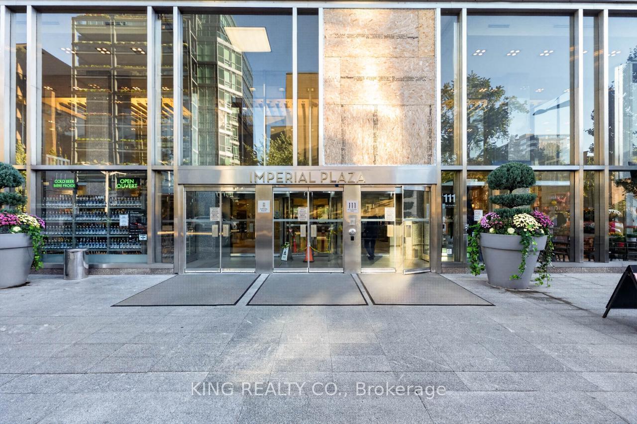 Photo 18 of Unit 1626, 111 St Clair Avenue W, Toronto, Yonge-St. Clair — HOMEH