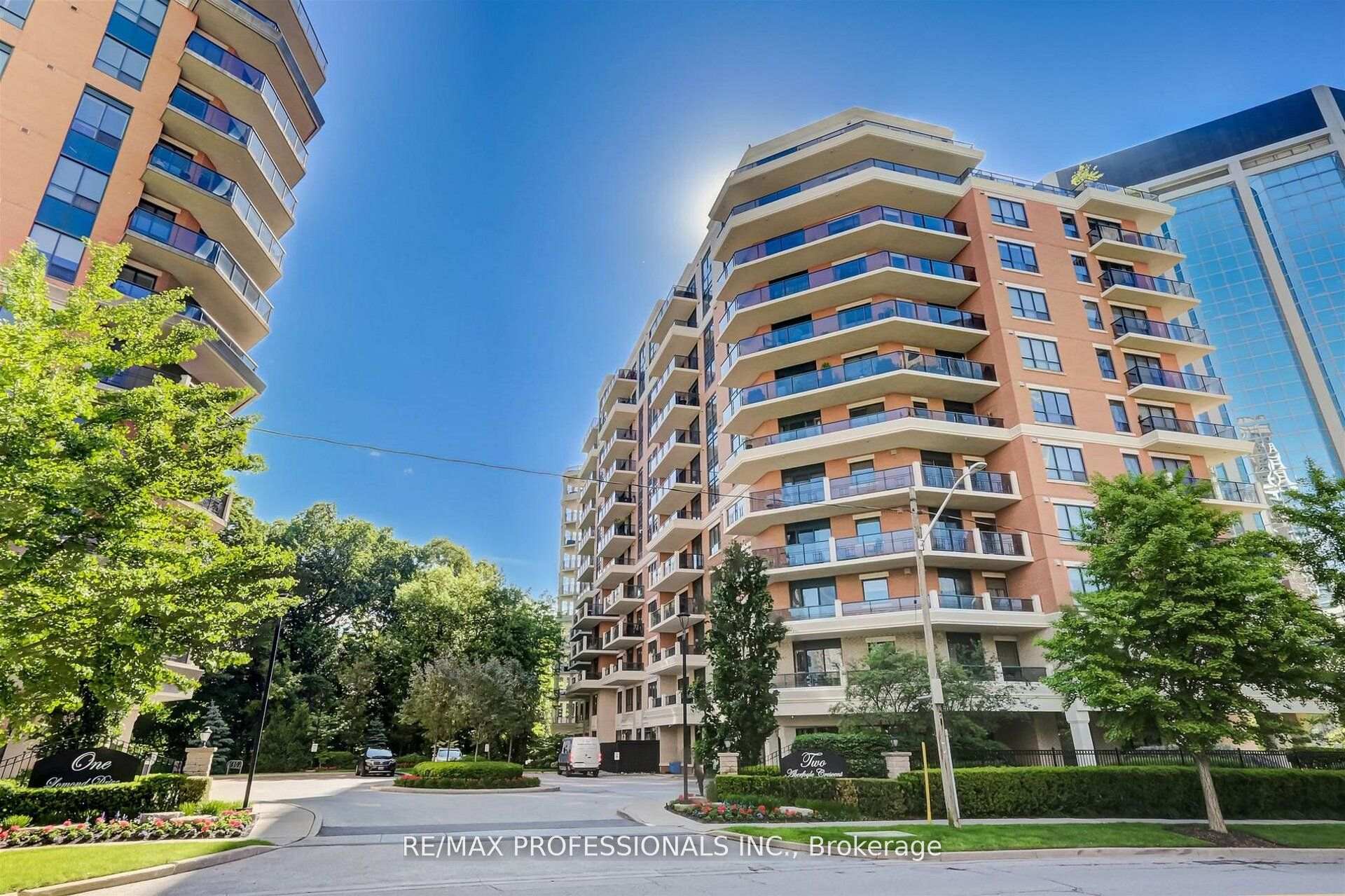 Photo 2 of Unit 901, 2 Aberfoyle Crescent N, Etobicoke, Islington-City Centre West — HOMEH
