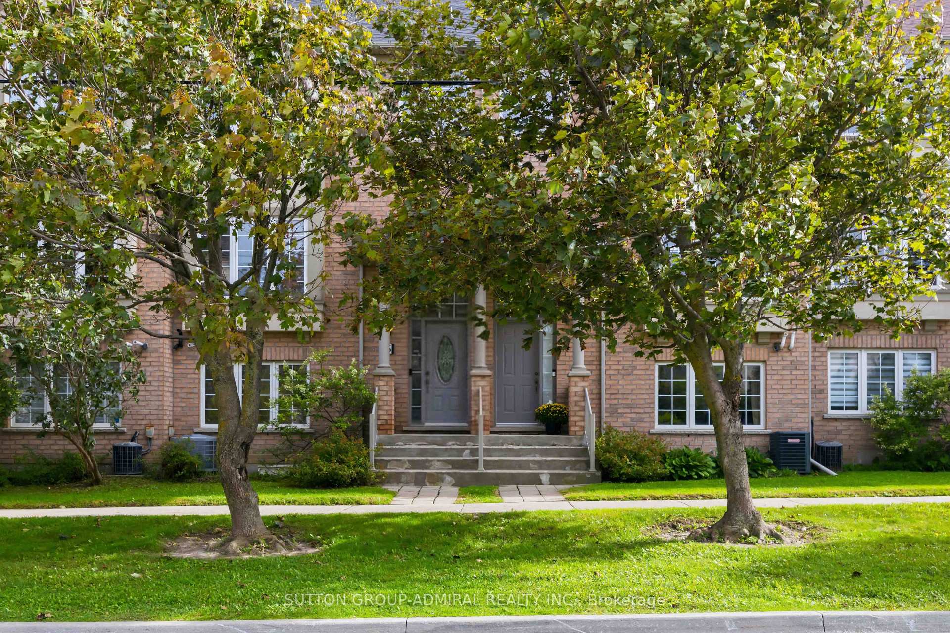 Photo 2 of Unit 4, 71 Puccini Drive, Richmond Hill, Oak Ridges — HOMEH