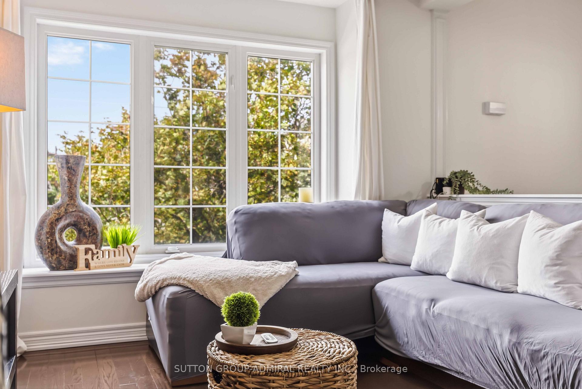 Photo 8 of Unit 4, 71 Puccini Drive, Richmond Hill, Oak Ridges — HOMEH