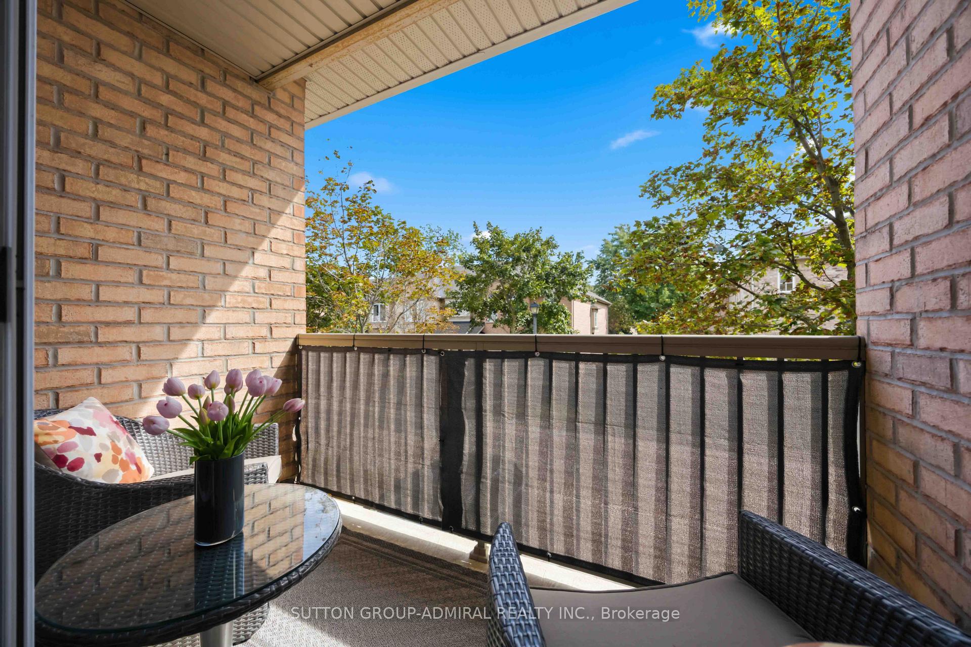 Photo 16 of Unit 4, 71 Puccini Drive, Richmond Hill, Oak Ridges — HOMEH