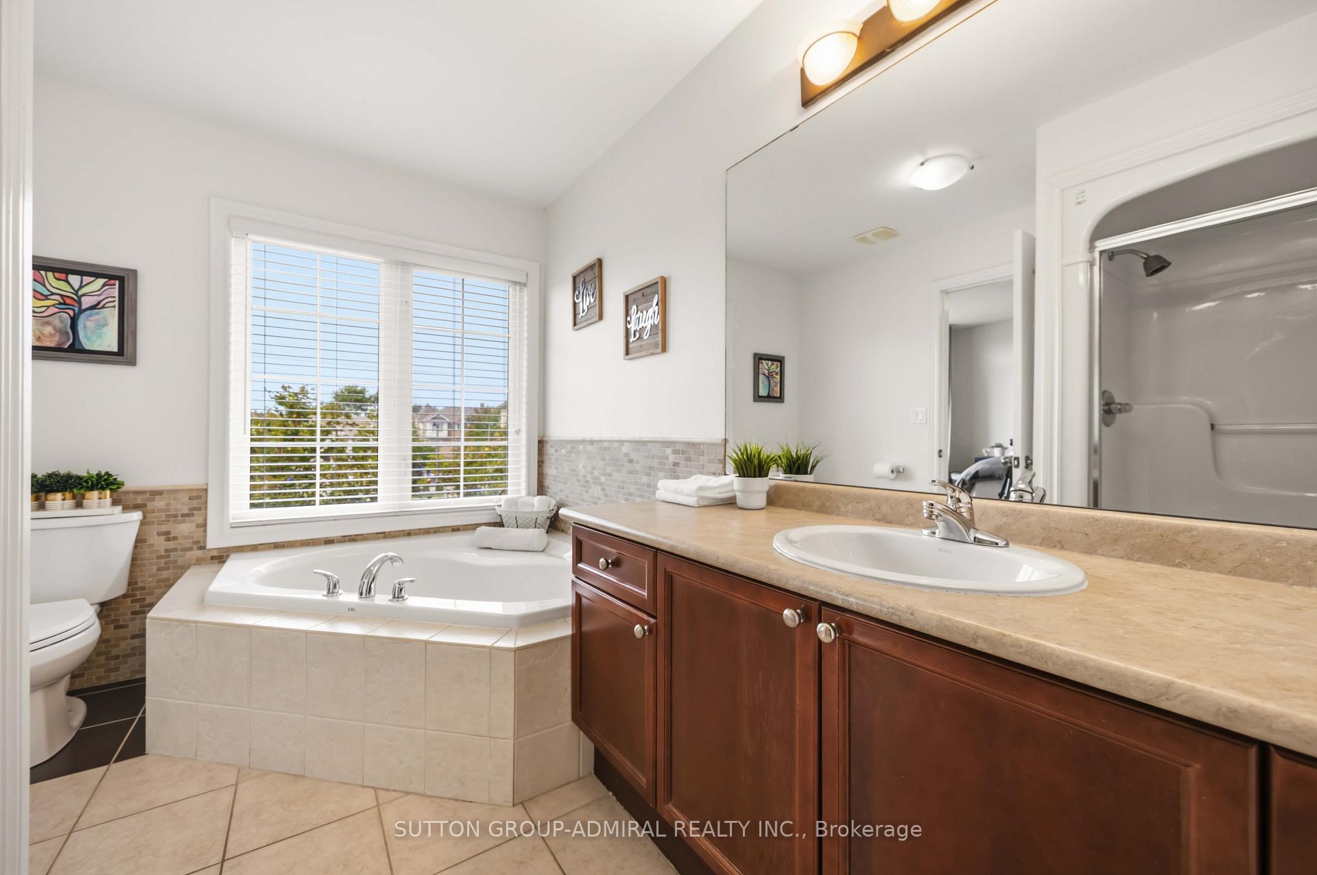 Photo 23 of Unit 4, 71 Puccini Drive, Richmond Hill, Oak Ridges — HOMEH