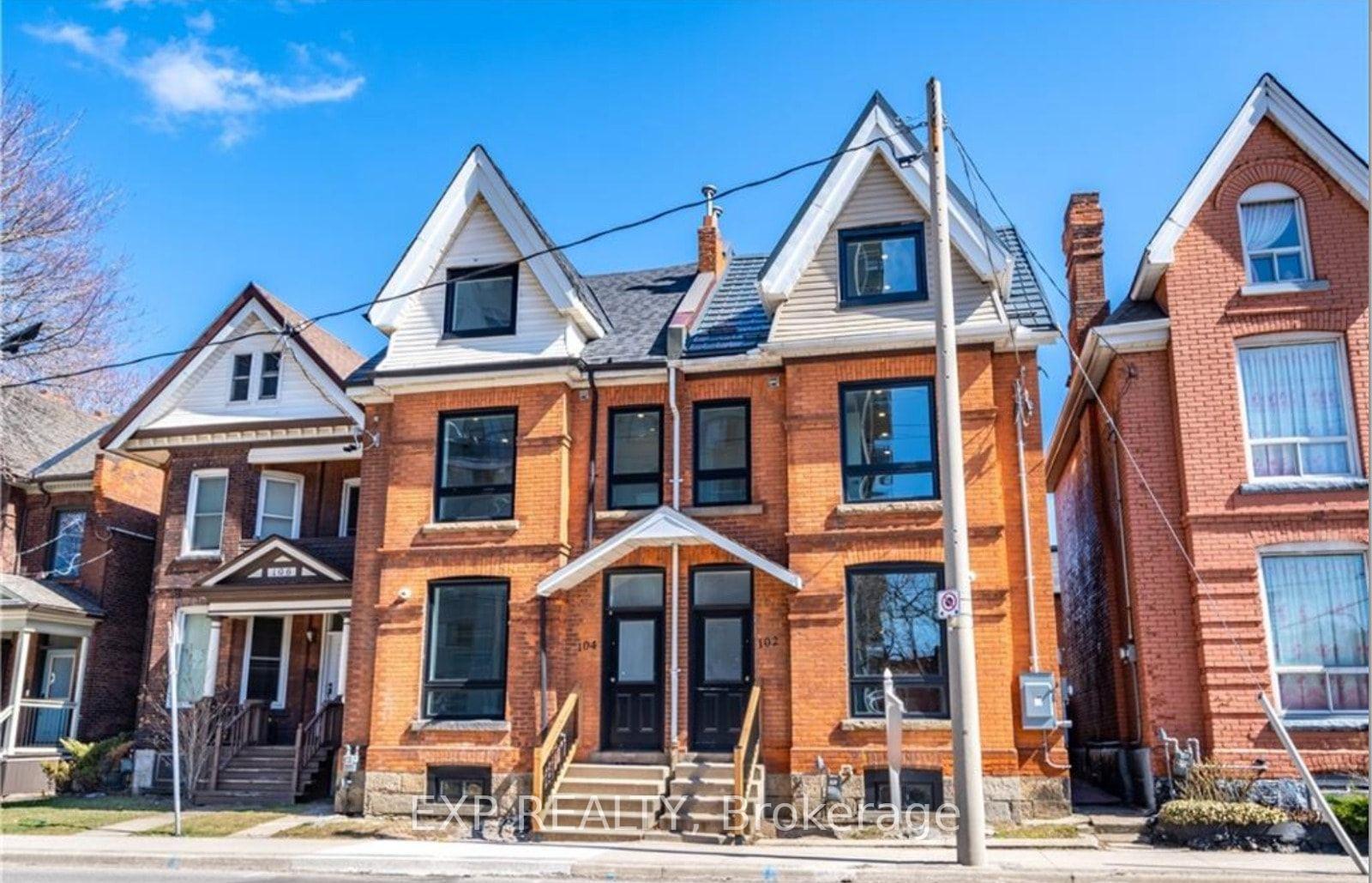 Photo of Unit 1, 102 Wellington Street N
