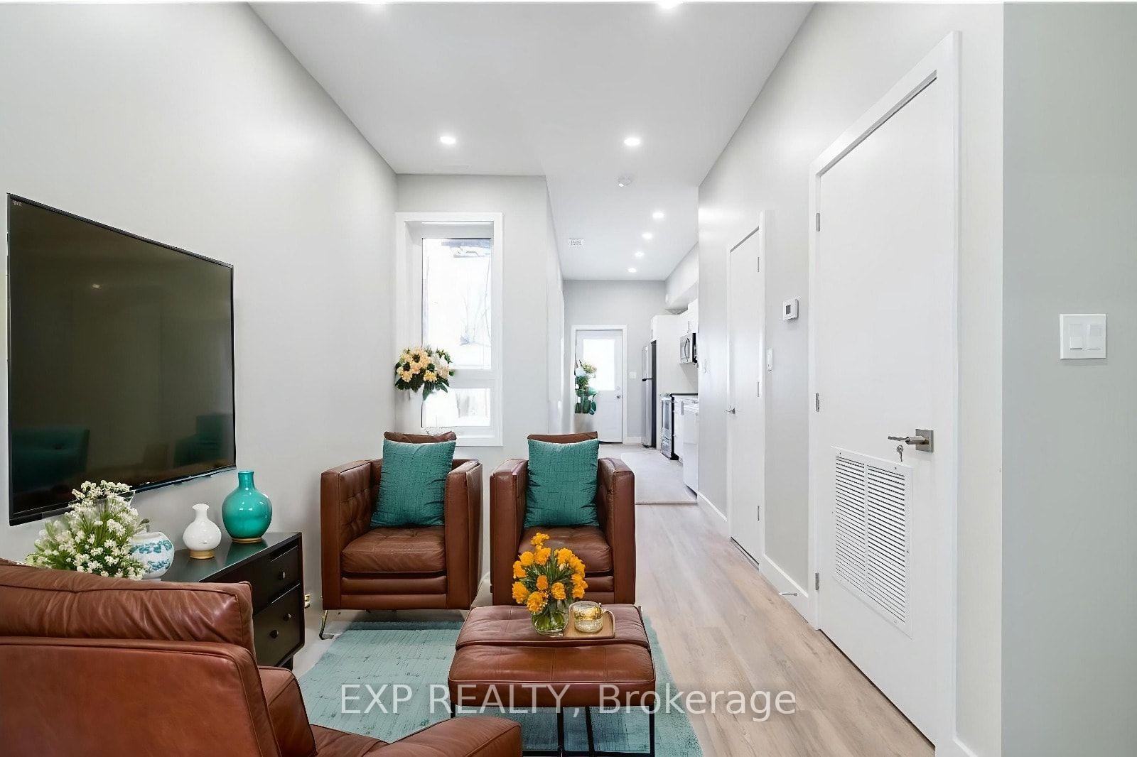 Photo 6 of Unit 1, 102 Wellington Street N, Hamilton, Landsdale — HOMEH