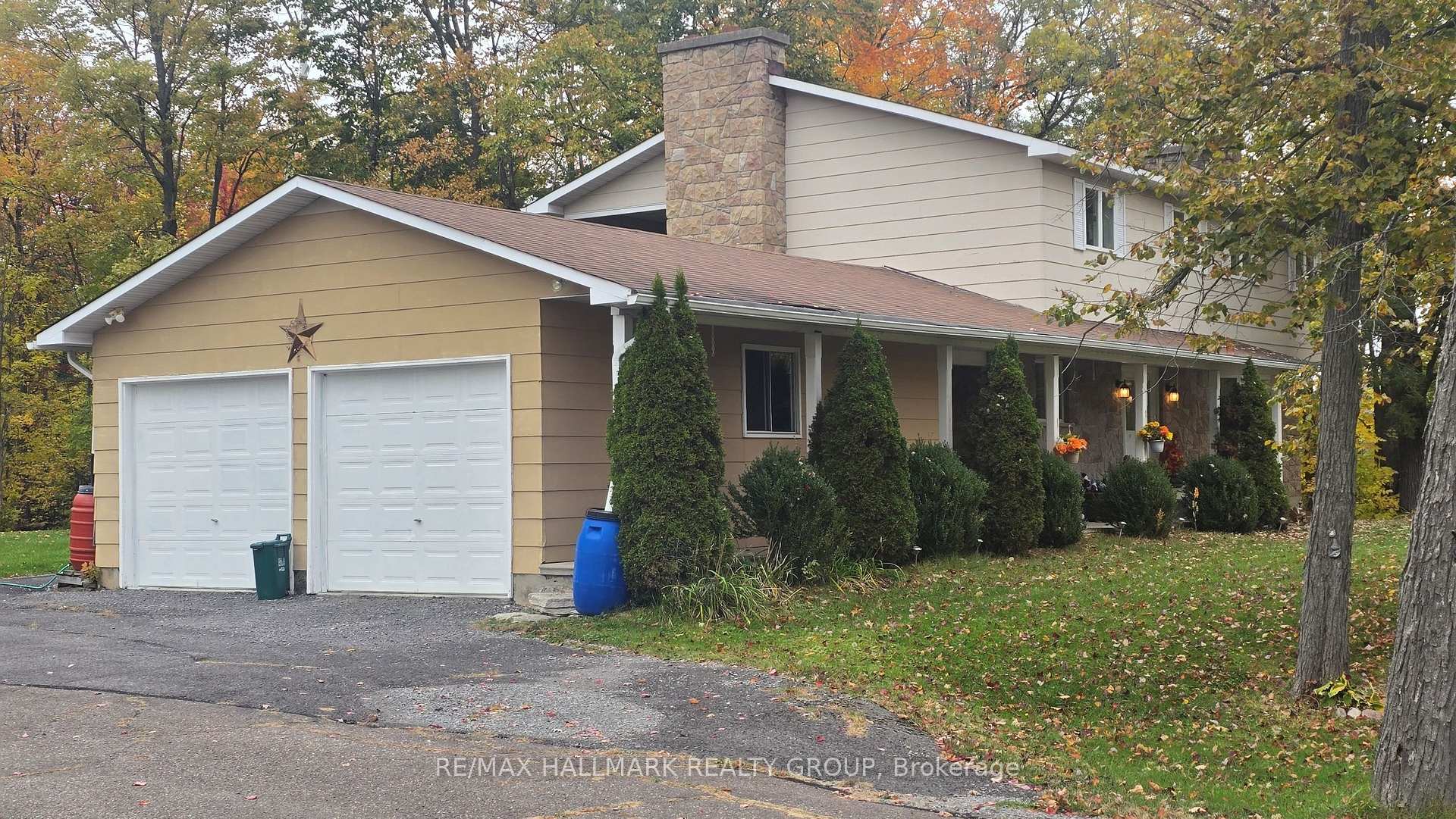 Photo 2 of 860 Munro Drive, McNab/Braeside, Mcnab/Braeside Twps — HOMEH