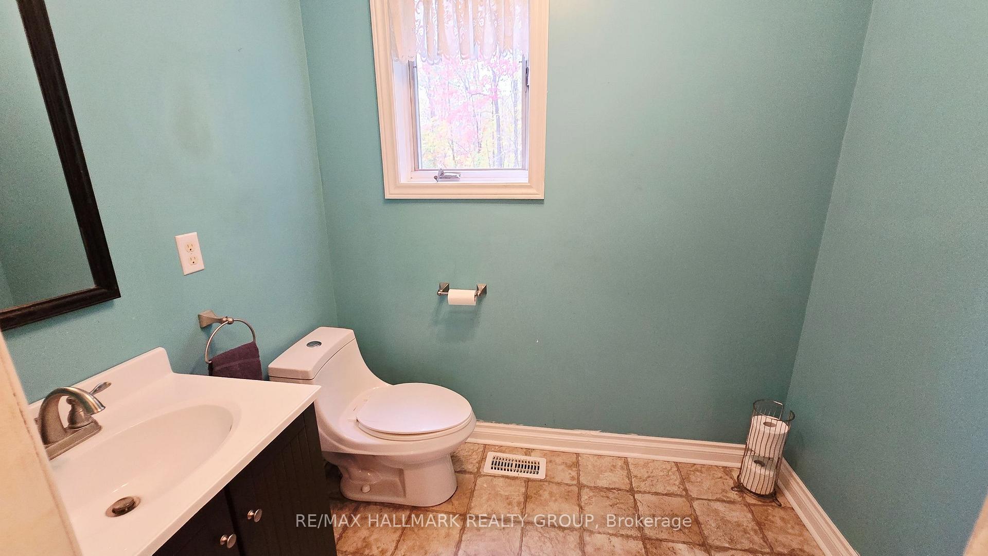 Photo 16 of 860 Munro Drive, McNab/Braeside, Mcnab/Braeside Twps — HOMEH