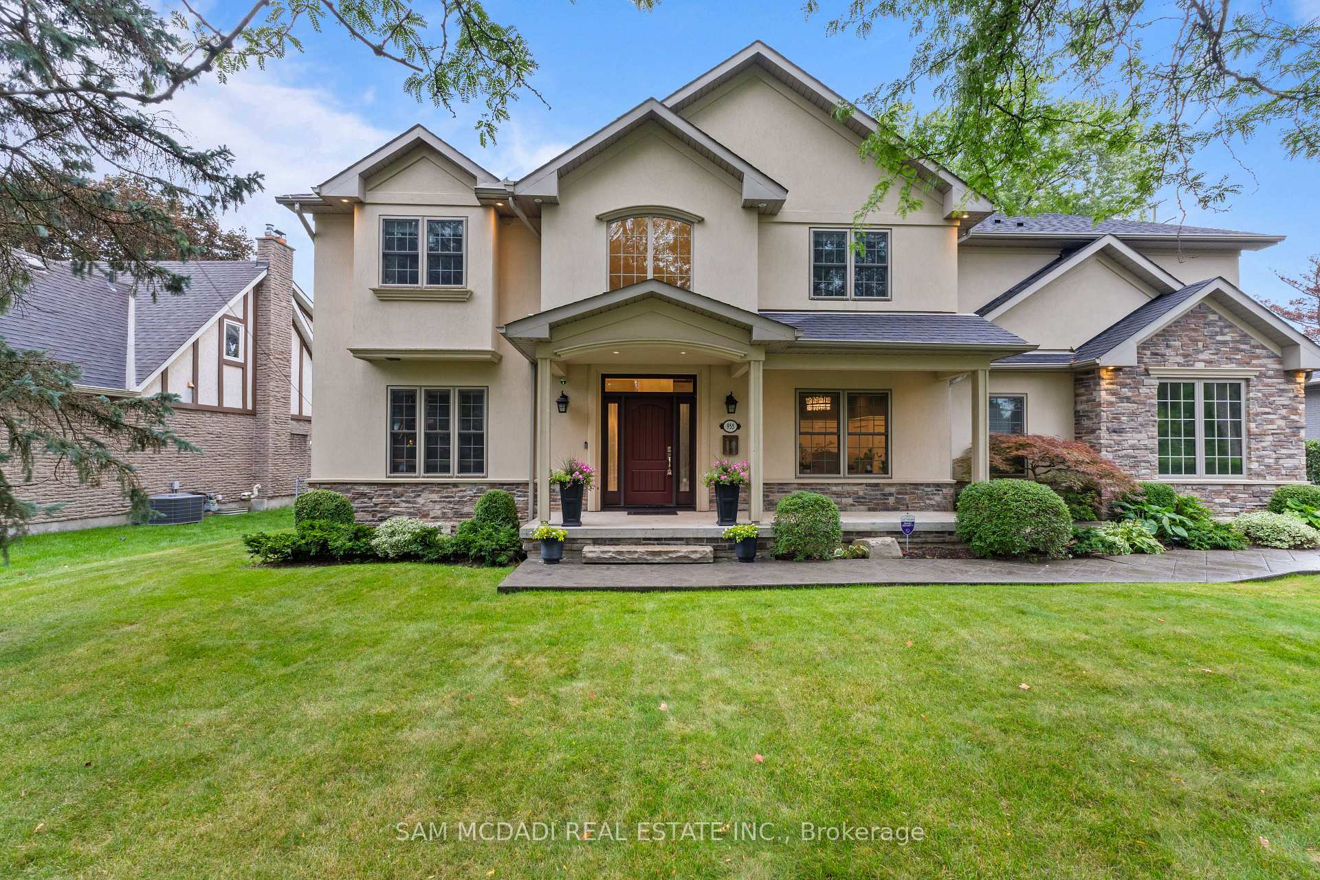 Photo of 955 Caldwell Avenue