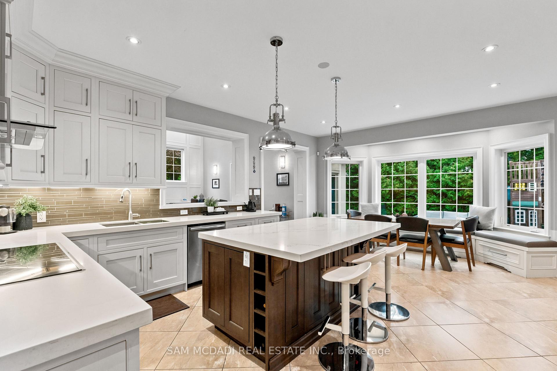 Photo 8 of 955 Caldwell Avenue, Mississauga, Lorne Park — HOMEH