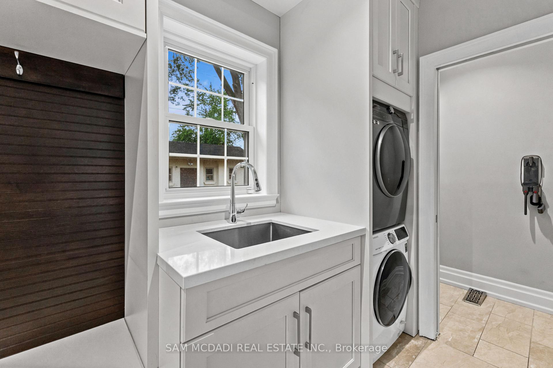 Photo 15 of 955 Caldwell Avenue, Mississauga, Lorne Park — HOMEH
