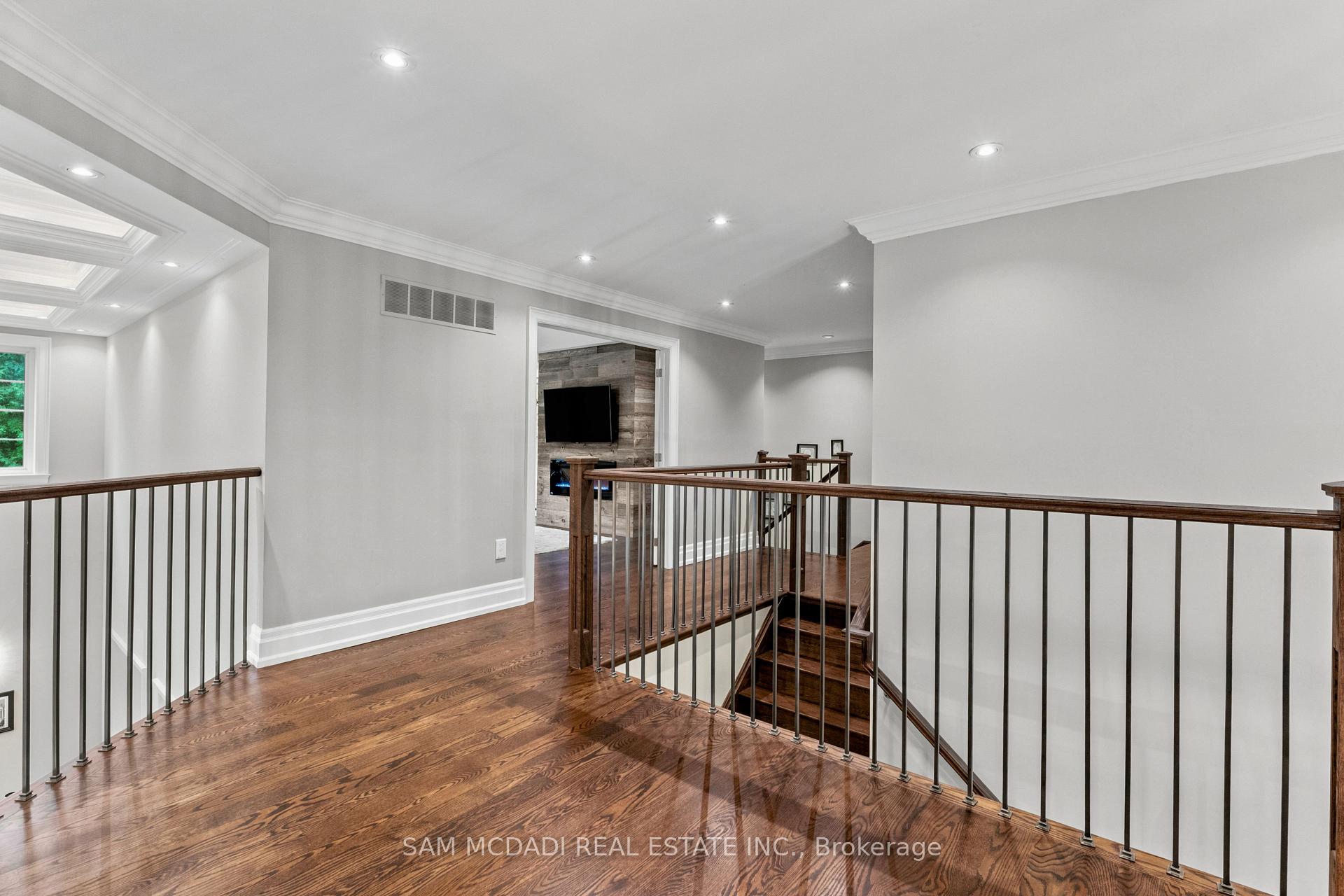 Photo 16 of 955 Caldwell Avenue, Mississauga, Lorne Park — HOMEH